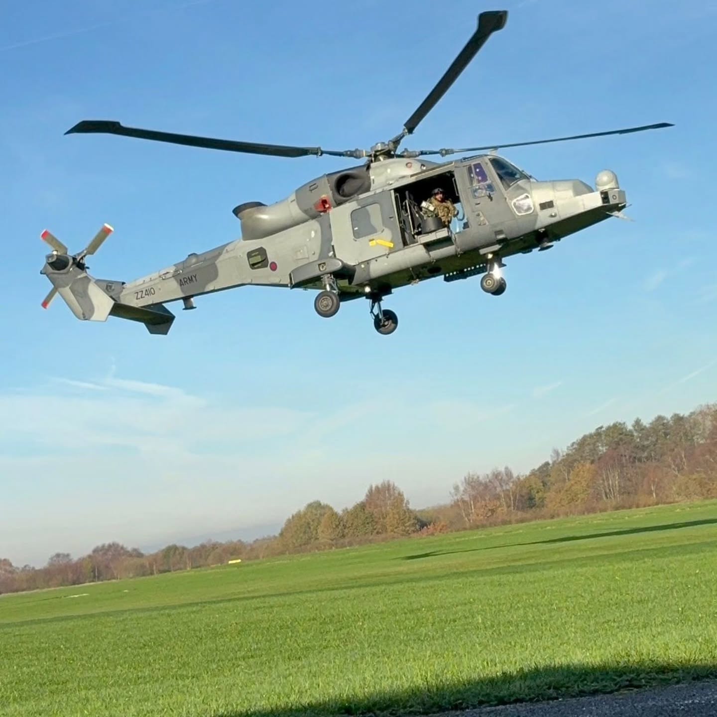 A clowder of cats today.... Wildcats that is! 🐈
@1regtaac made use of our facilities and #BartonEats offer while heading North with four cabs.
SPEAR25, RECON21, RECON22 and SIREN03 all enjoyed some warm @fiveguysuk on this freezing Friday. 🍔 🍟
📷 @dandan.heliman
#aw159 #wildcat #1reg #aac #armyaircorps
#a159 #f34fuel #jetfuel #fiveguys #rotorsrunning #militarylife #militaryaviation #militarypilot #avgeek #helicopter #helicopters