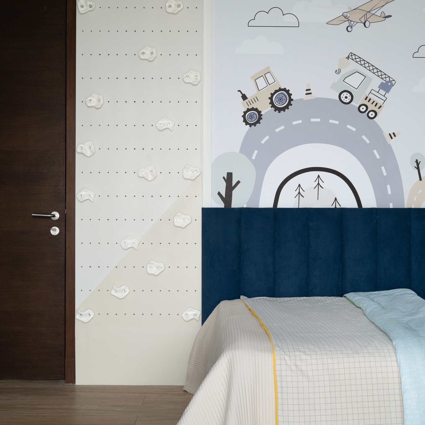 Where little dreams take flight 🚀
A thoughtfully designed kids’ room that blends play, comfort, and imagination — from climbing walls to adventure-themed art.
Because childhood deserves spaces that grow with curiosity 🤍
#KidsRoomDesign #KidsInterior #ChildrenRoomDecor #PlayfulInteriors
#KidsBedroomIdeas #InteriorDesignIndia #CreativeSpaces
#ModernInteriors #FunInteriors #DesignForKids
#AlmaInteriors #InteriorInspiration #kidsroomgoals