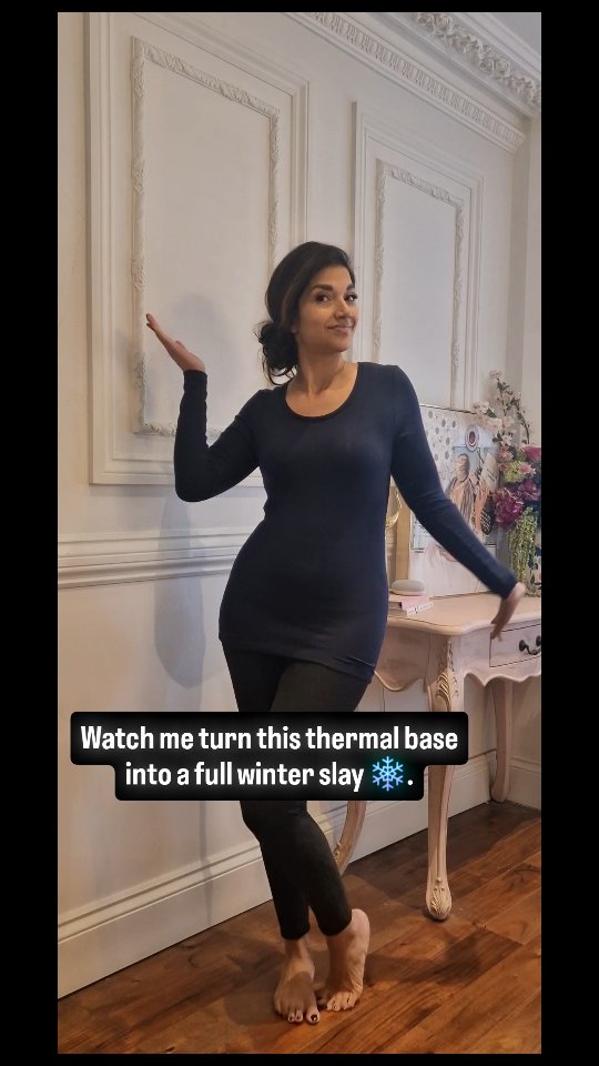 A cute outfit shouldn’t come with cold fingers and goosebumps 😂❄️
Here’s how I stay warm without sacrificing style, starting from thick thermals and building up to a chic winter look you can actually wear in real life.
Layering made simple, sleek, and zero-bulk. 🧥✨
Save this for your next cold morning!
#WinterStyleTips #GRWM #LayeringOutfits #WinterOutfits #ColdWeatherStyle
#HowToStyle #FashionReels #StyleWithTia #EverydayStyle #OOTDWinter
#WinterFashionInspo #ChicAndWarm #ThermalLayering #EffortlessStyle
#FashionHacks #SeasonalStyle #StyleTipsAndTricks #UKFashionBlogger
#StayWarmStayStylish #OutfitIdeasForWomen #style_with_tia #styleover40