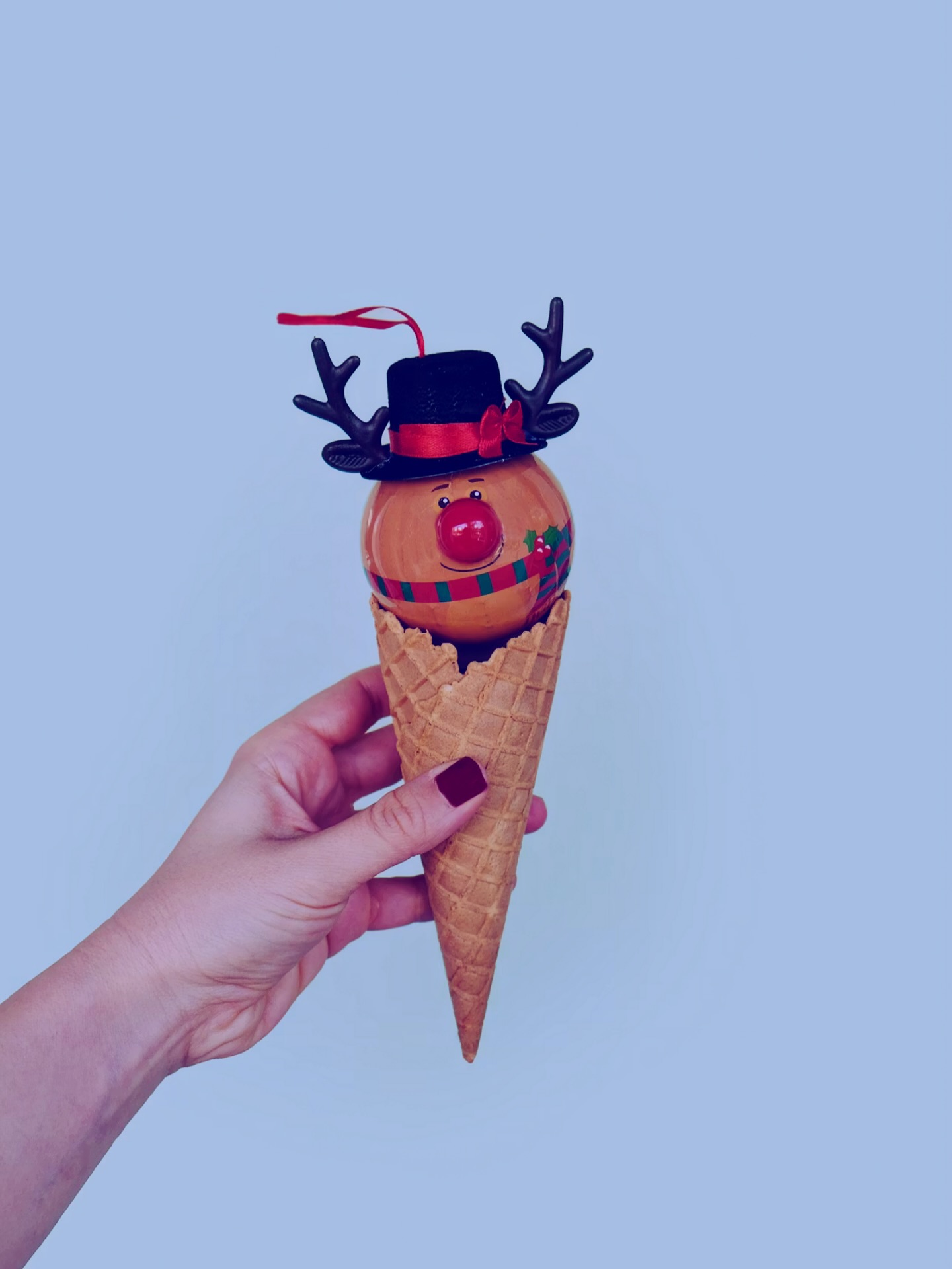 Wer überlegt schon, was er dieses Jahr schenken soll? ✨
Vielleicht möchtest du jemandem etwas geben, das wirklich bleibt – etwas, das stärkt, inspiriert und von Herzen kommt.
In unserem neuen Blogartikel haben wir einige Ideen zusammengestellt:
www.eisbadenoe.at/post/die-coolsten-geschenksideen
Eisbade-Workshops, Retreats, Kochworkshops, Breathwork-Sessions, ... Erlebnisse, die überraschen, verbinden und lange nachwirken.
Wenn du heuer etwas schenken möchtest, das mehr ist als „nur ein Geschenk“:
💙 Buche einen Workshopplatz direkt für deine Liebsten.
💙 Oder hol dir einen Wertgutschein per Mail: eisbadenoe@gmail.com
Coole Grüße, Andrea mit Isabella, Marion & Markus vom Eisbadeverein Linz