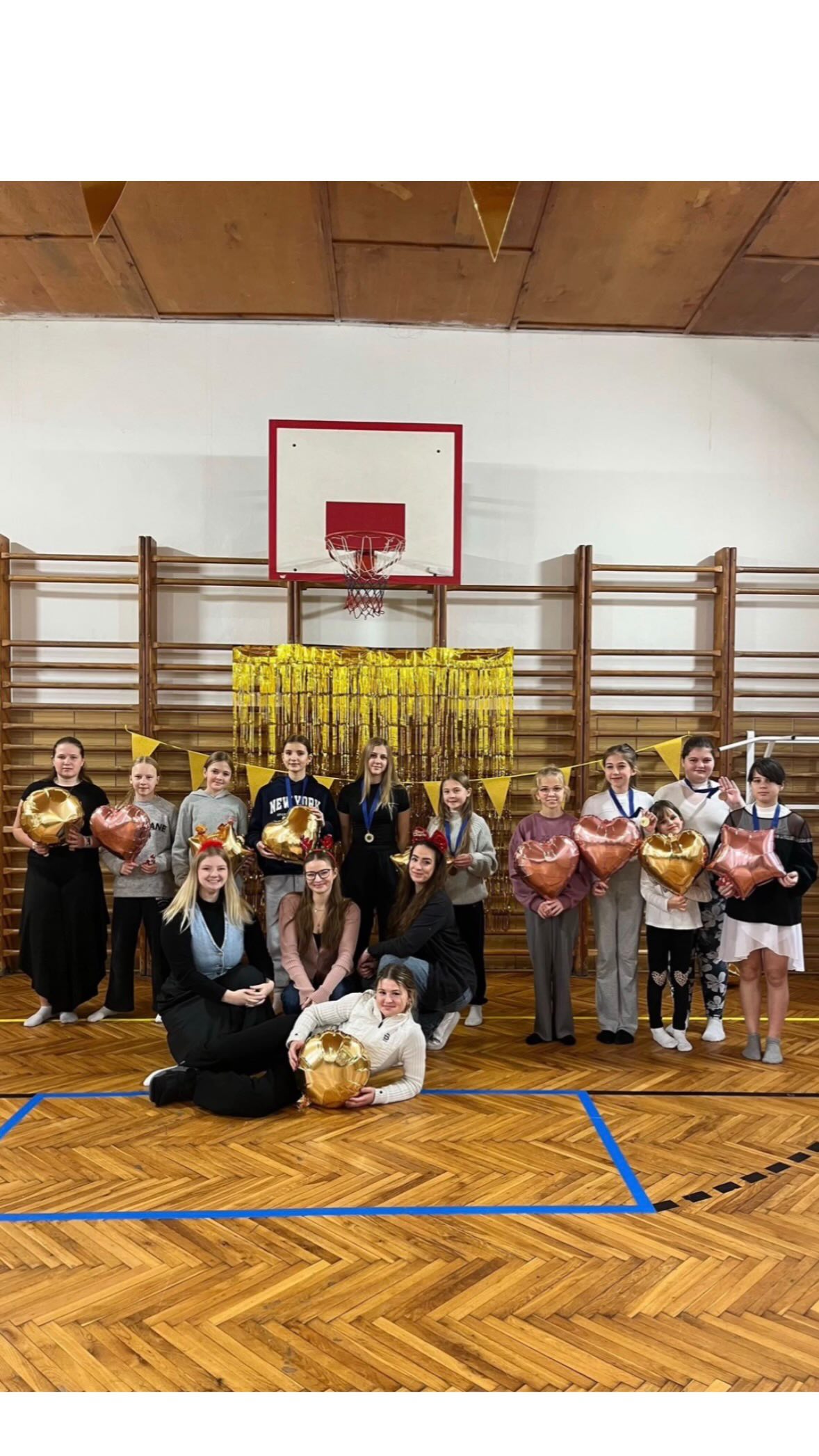 Pár záběrů z první interní předvánoční soutěže v sólech našich holek z contemporary 🎄
Všem moc gratulujeme 🤩
#akademiesportuliberec #jednavelkáparta #contemporary