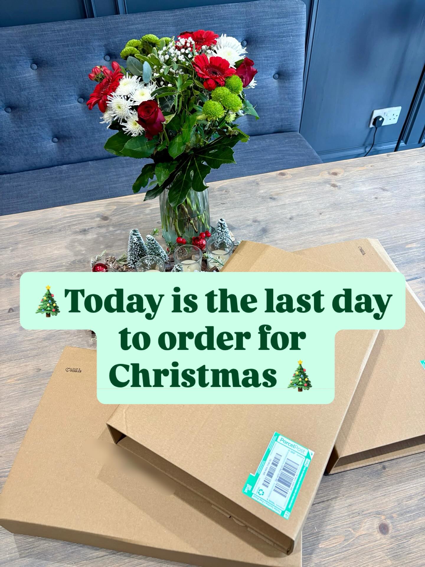 A reminder that today, Saturday 13 December is the last day I can accept orders for Christmas to guarantee delivery in time. So browse my website and don’t forget to check out the mini-frame collection for great stocking fillers … mam, dad, friend, hairdresser, gardener, knitter and much more. Mini-frames between €25-€28 and all ready to ship now. 💛Shona💛