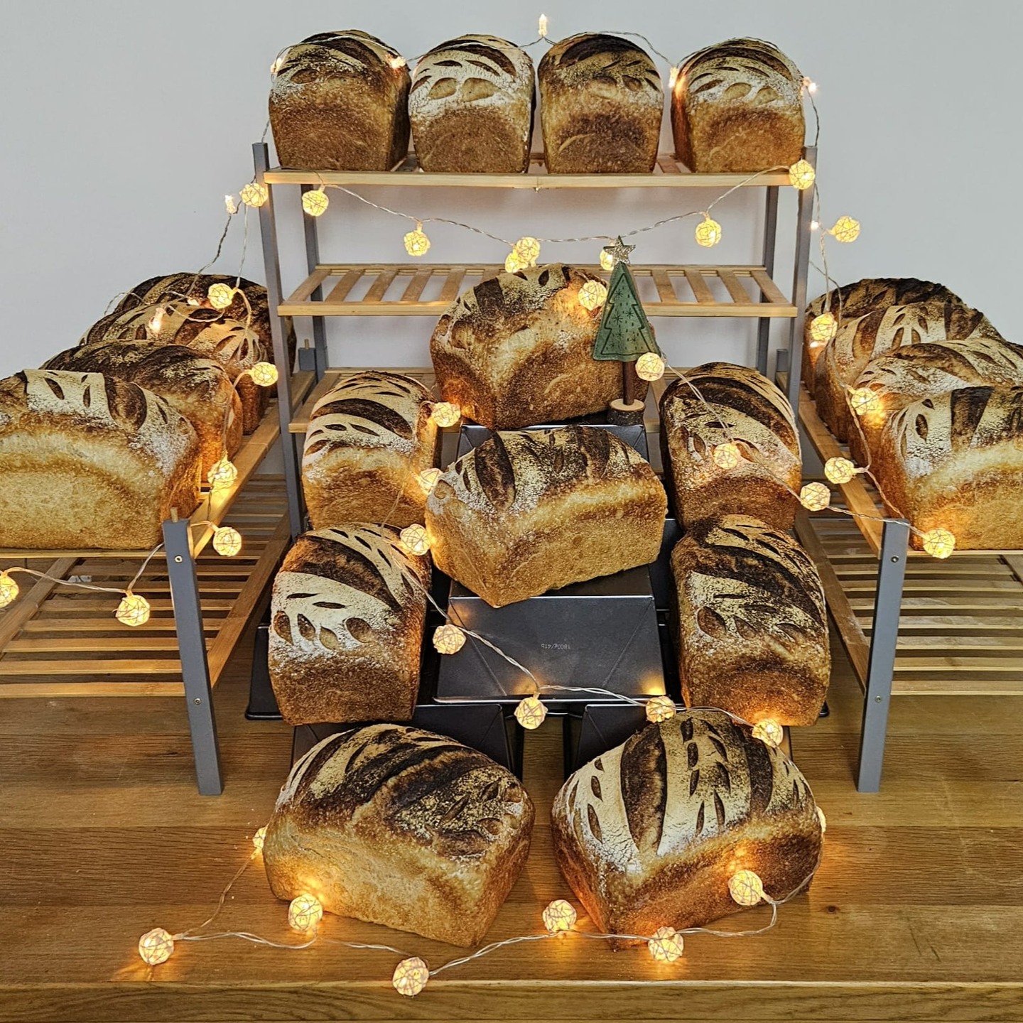 These gigantic Golden and Pharaoh’s sourdough loaves will be there in Derby when the Christmas lights switch on ✨
On the night, the #SayCheese team will turn these loaves into incredible toasties, but for now, here they are in all their glory. 🧀🔥
With Advent just around the corner, may this time of waiting bring a little calm and meaning into our days. 🙏❤️
#bakedbythevarga #sourdoughlove #artisanbread #advent #adventwaiting #christmaslights #derbyevents #goldenloaf #pharaohloaf #toastielovers #supportlocal #foodieuk #breadart