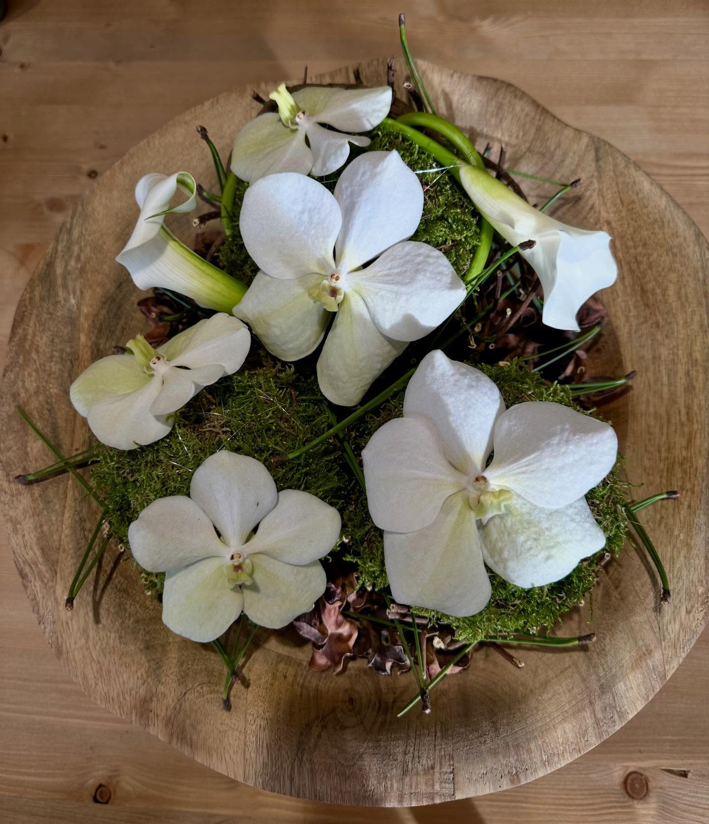 Atelier privé du 12 novembre #vanda #agoragroup #fleursaddict #walhain #artfloral