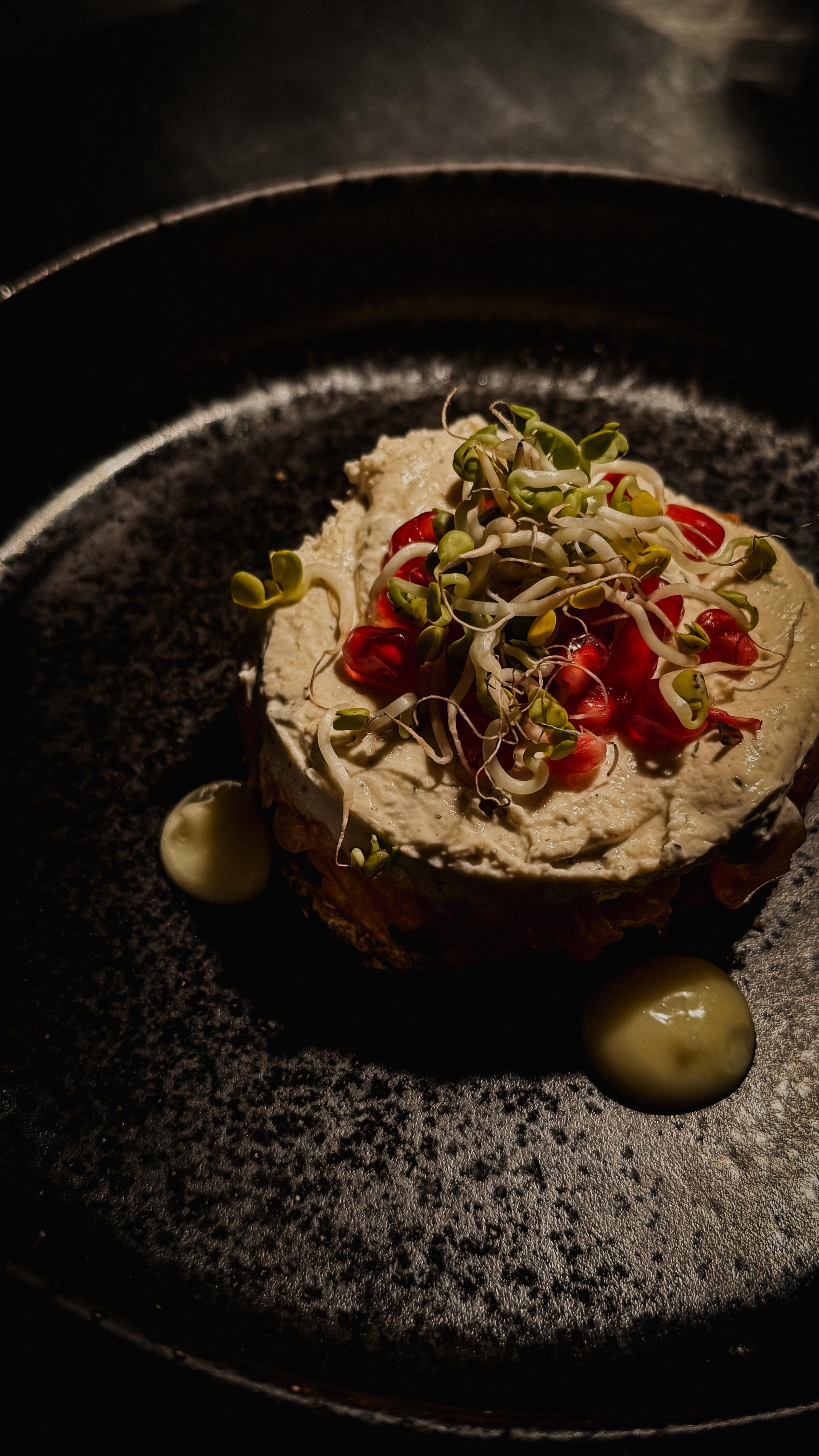 Christmas Mood - ON 🌲✨
Wir sind in diesem Jahr wieder so dankbar und stolz für all unsere zahlreichen Weihnachtsfeiern!
Hinter jeder Weihnachtsfeier steckt so viel Organisation, zahlreiche Gespräche und ganz viel Vorfreude!
Gestern durften wir @vonbogen_eyewear bei uns begrüßen!
Als musikalische Begleitung gab es @christianeoettl on top!
Vielen Dank für euer Vertrauen und auf ein baldiges Wiedersehen! 🥰
#weihnachten #weihnachtsfeier #zwo20passau #restaurant #christmastime #liebenwirdoch #teamworkmakesthedreamwork