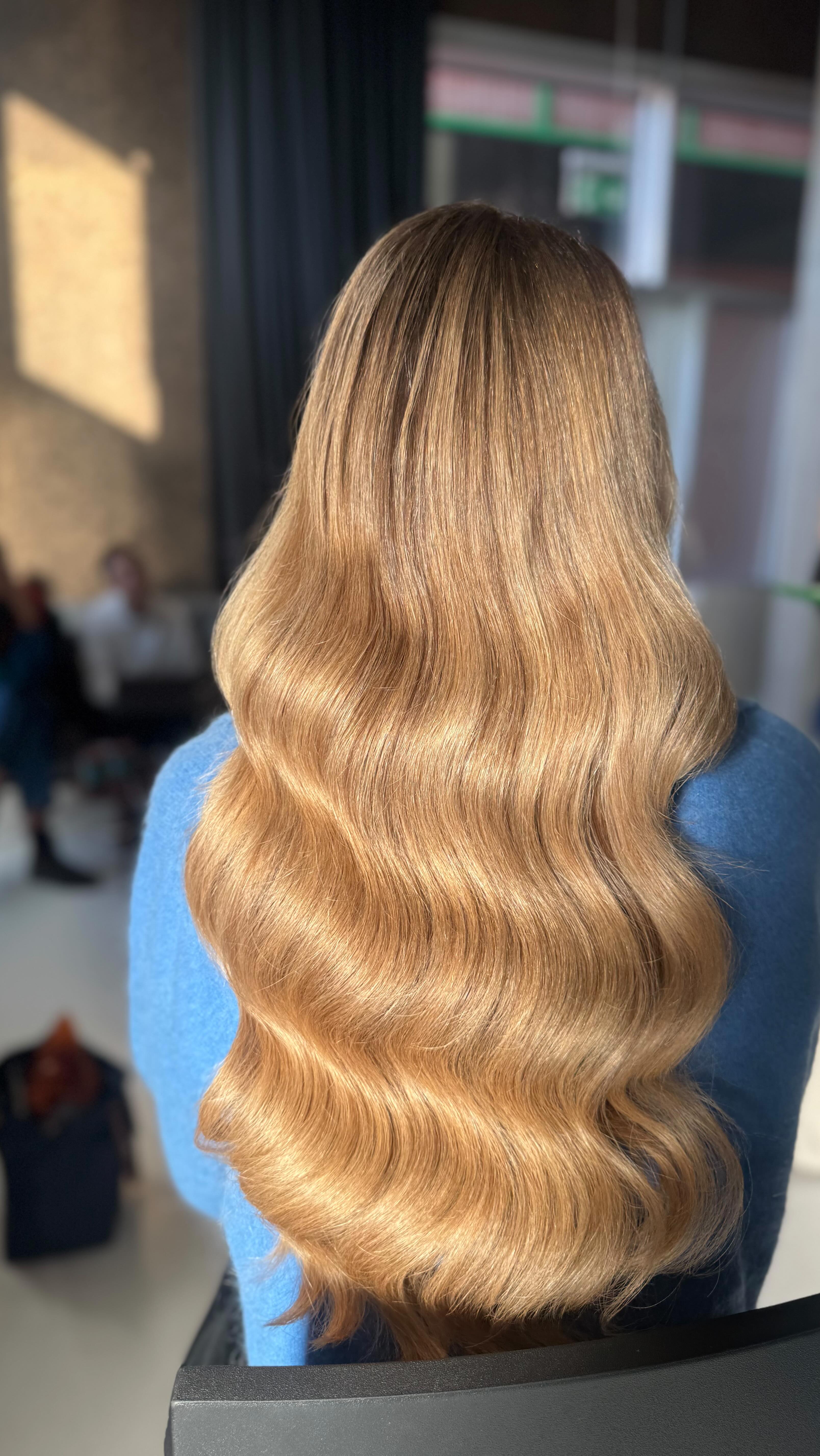 The hair of all dreams ! Using my @babylisspro curling wand 28mm
Back with the beautiful Rhi today working on her new book, can’t wait to share more all about it.
This is all you get for now 😉 we do love a vintage wave ♥️
Are you a lover of vintage waves? Let me know below in the comments
@rhitrition
Hair colour done by @abstracthairdressing
#vintagewaves #melissaoldridge #londonhairstyling #londonhairstylist #londonmakeupartist #melissaoldridge rhiannonlambert #rhitrition #vintagewaveshairstyle #smoothhaircurl #curlyhair #smoothhaircurls #londonshootday #bookshoot