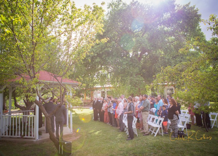 She swapped sirens for starlight at Red Horse — slept soundly for the first time in months thanks to our quiet farm setting, woke to fresh eggs and coffee, then strolled the nearby riverwalk from our doorstep. Small on-site farm touches and easy access to 2155 Londene Ln SW, Albuquerque made her stay both restorative and richly local. Ready to reclaim your rest? Tell us what slows you down and check the link in bio. 🐴🌙🥚🌿 #RedHorseBnB #AlbuquerqueGetaway #FarmStay #RiverwalkAdventure #TravelForRest #StayLocal