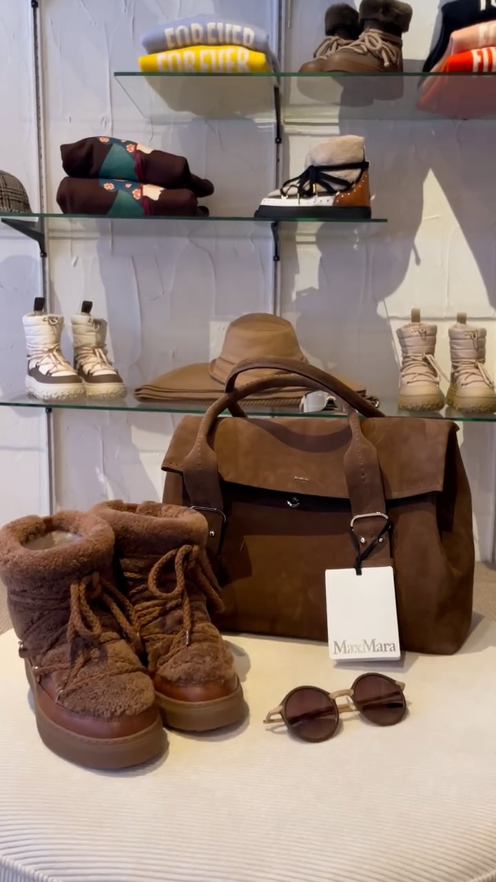 Wir wünschen euch einen frohen ersten Advent und einen guten Start in die Weihnachtszeit🎄❄️
#boutique #fashion #winterstyles