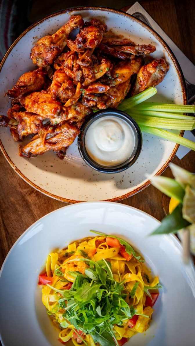 One weekend, many flavours - good food and great drinks all in one place 🍔🍷
#caponesgalway #galway #thisisgalway