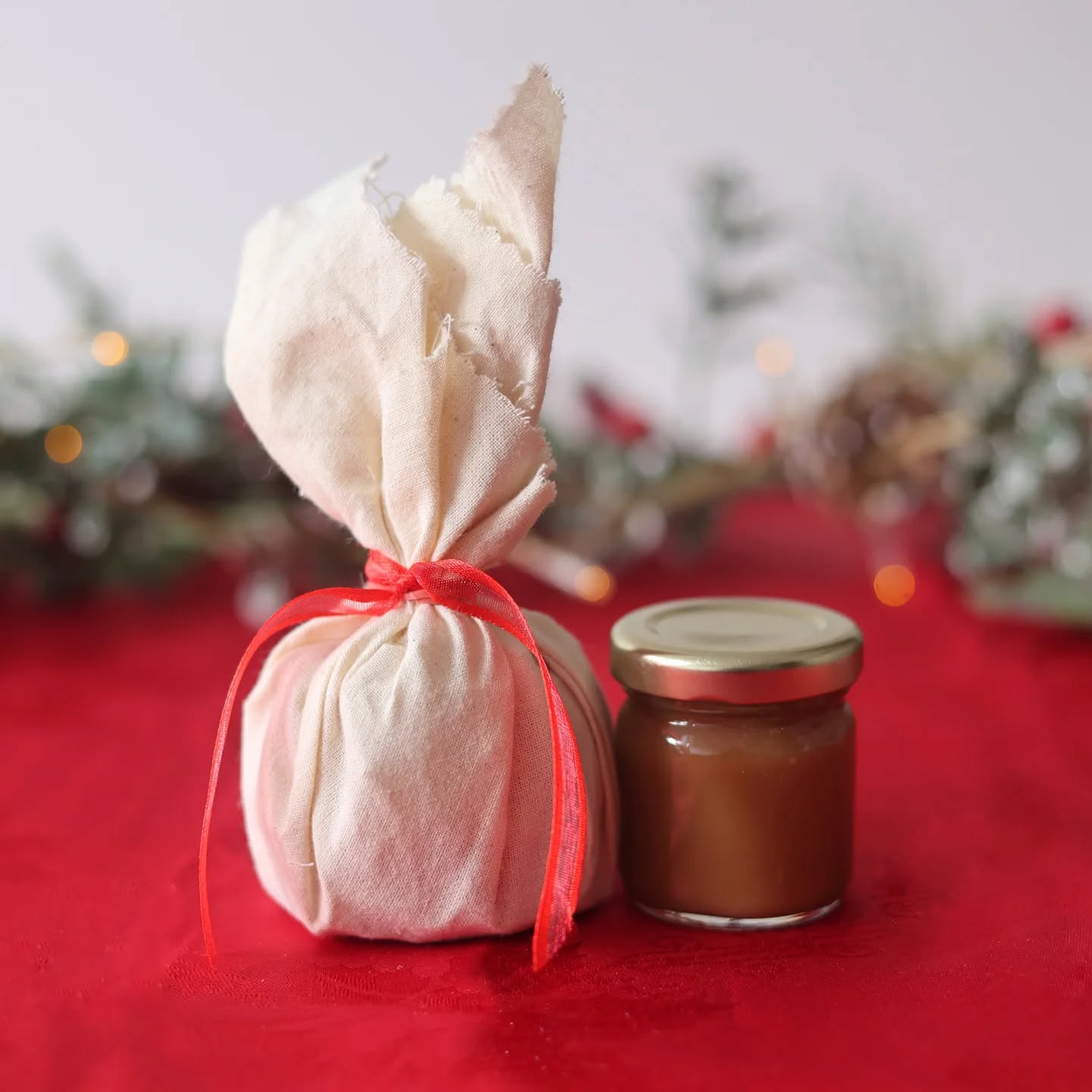 Is anyone else trying to be on top of life before December hits?
Somehow I’ve managed to shop AND wrap already — a Christmas miracle because there is zero time between now and the big day!
And wow… Christmas orders are already flying in.
Thank you — truly — for keeping me so busy this season. My little business feels very loved. ❤️
A few dates so you don’t miss out:
Pudding orders close: 1st December
Full Christmas menu closes: 15th December
Pickup: Bannockburn — 23rd December
If you’re still planning your Christmas desserts, just send a message anytime.
Can’t wait to help make your table extra sweet this year