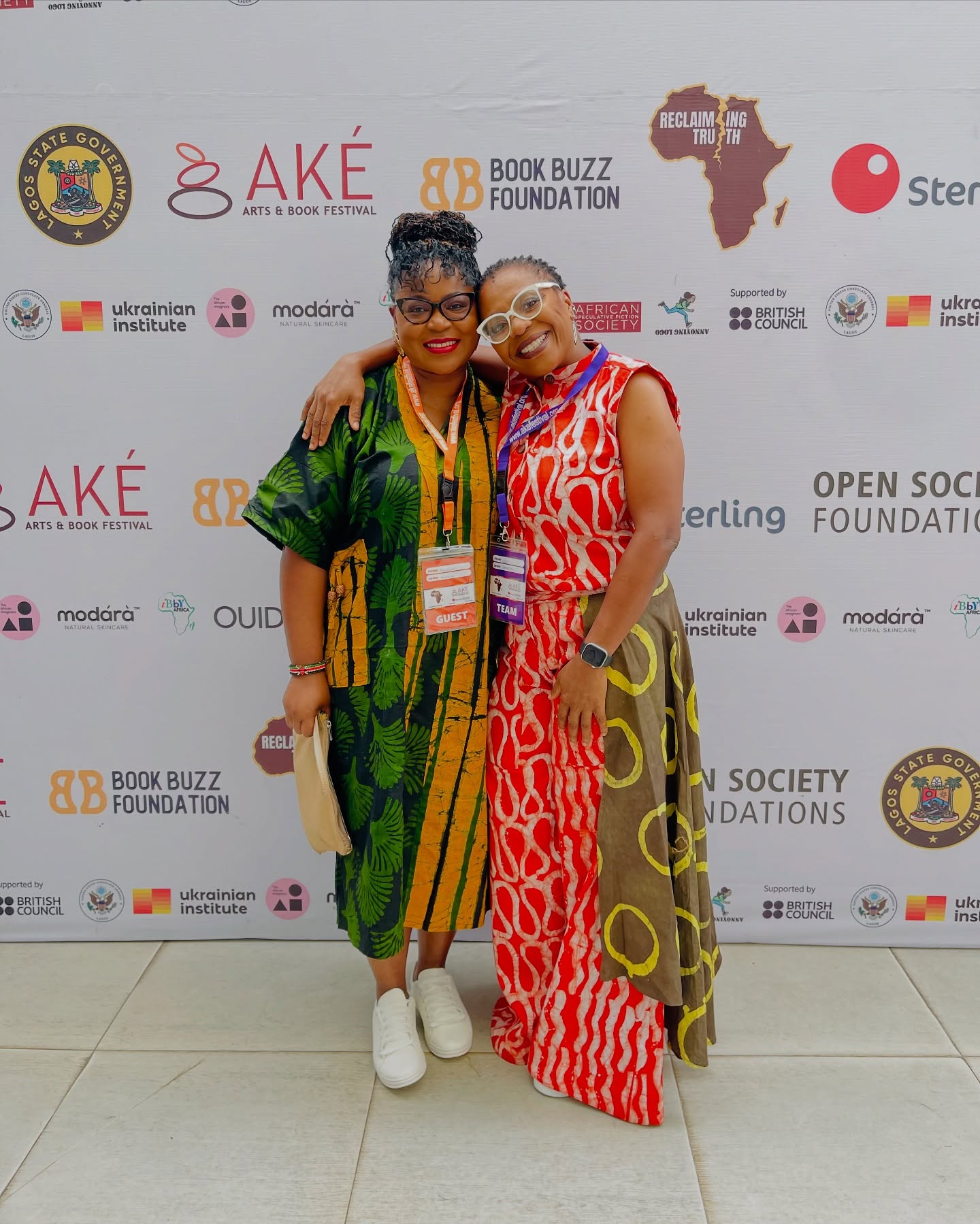 Sights from Akè festival Day 1!
This festival adds me so much life, day 1 was spectacularly amazing. The energy, the conversations, the panels, the audience...such a wholesome experience!
Love it here ❤️
#akeartsandbookfestival #ake2025 #literaryfestival