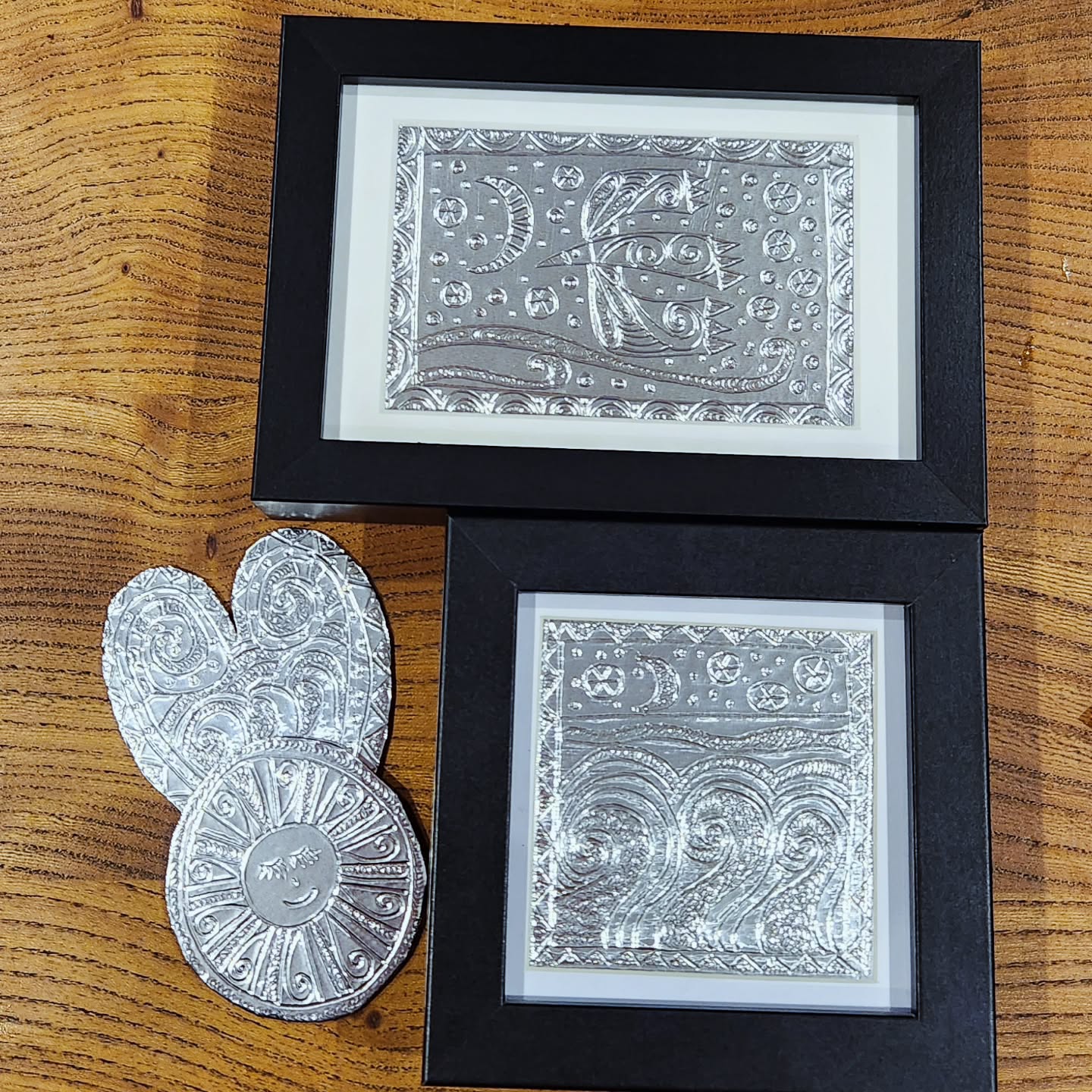 More sparkles for @porthtowan_village_hall Festive Bsazaar this weekend.
#sparkly
#embossed
#framed