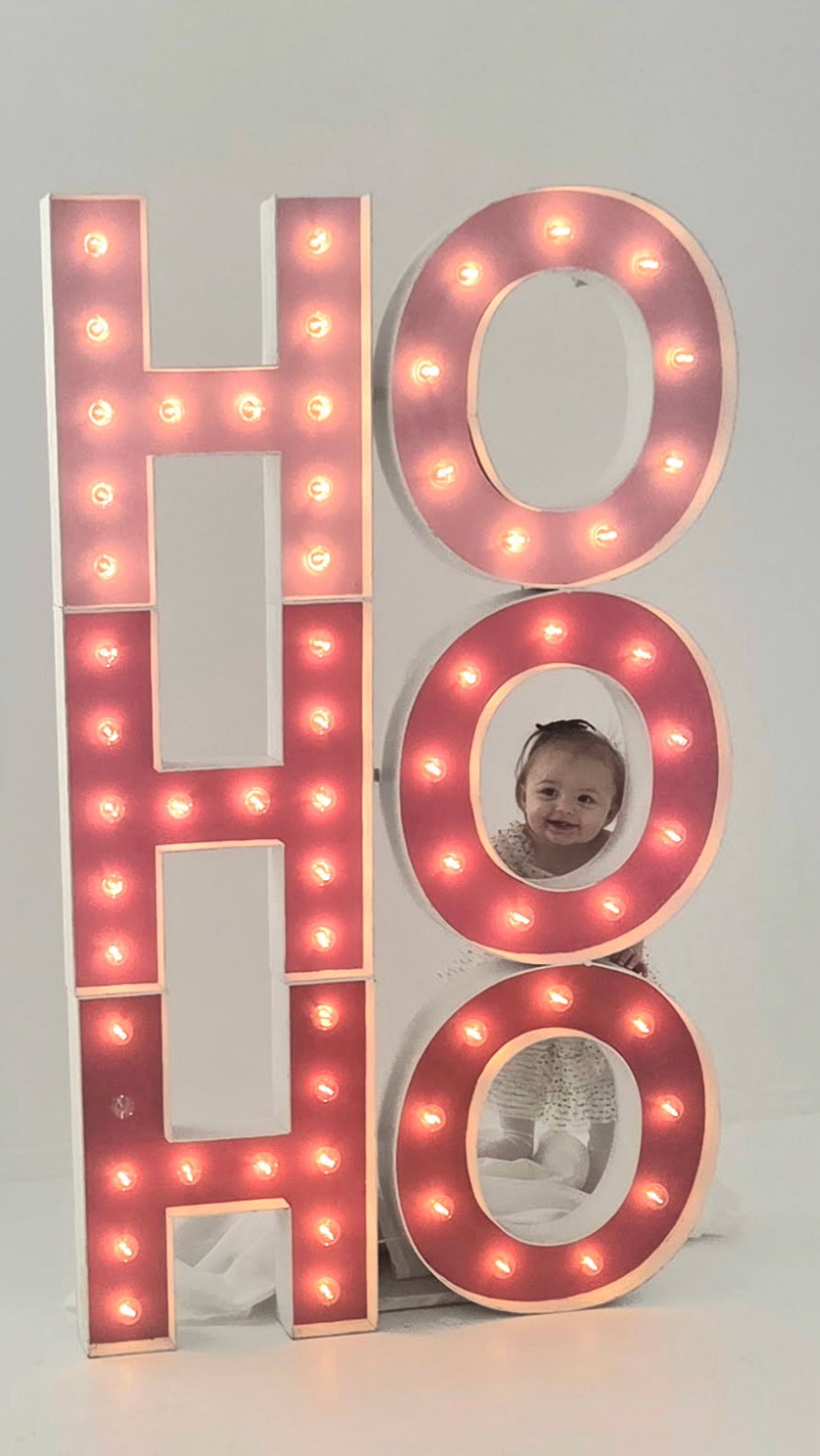 There is still time to get tickets for our Pop Up Picture Day! Visit us today or tomorrow and create all the content you can for 60 fun filled minutes, just $10 per person or pet. You get 10 minutes at each of the six scenes and we even put up a bonus scene with “you know WHO”!! 💚❤️🤍