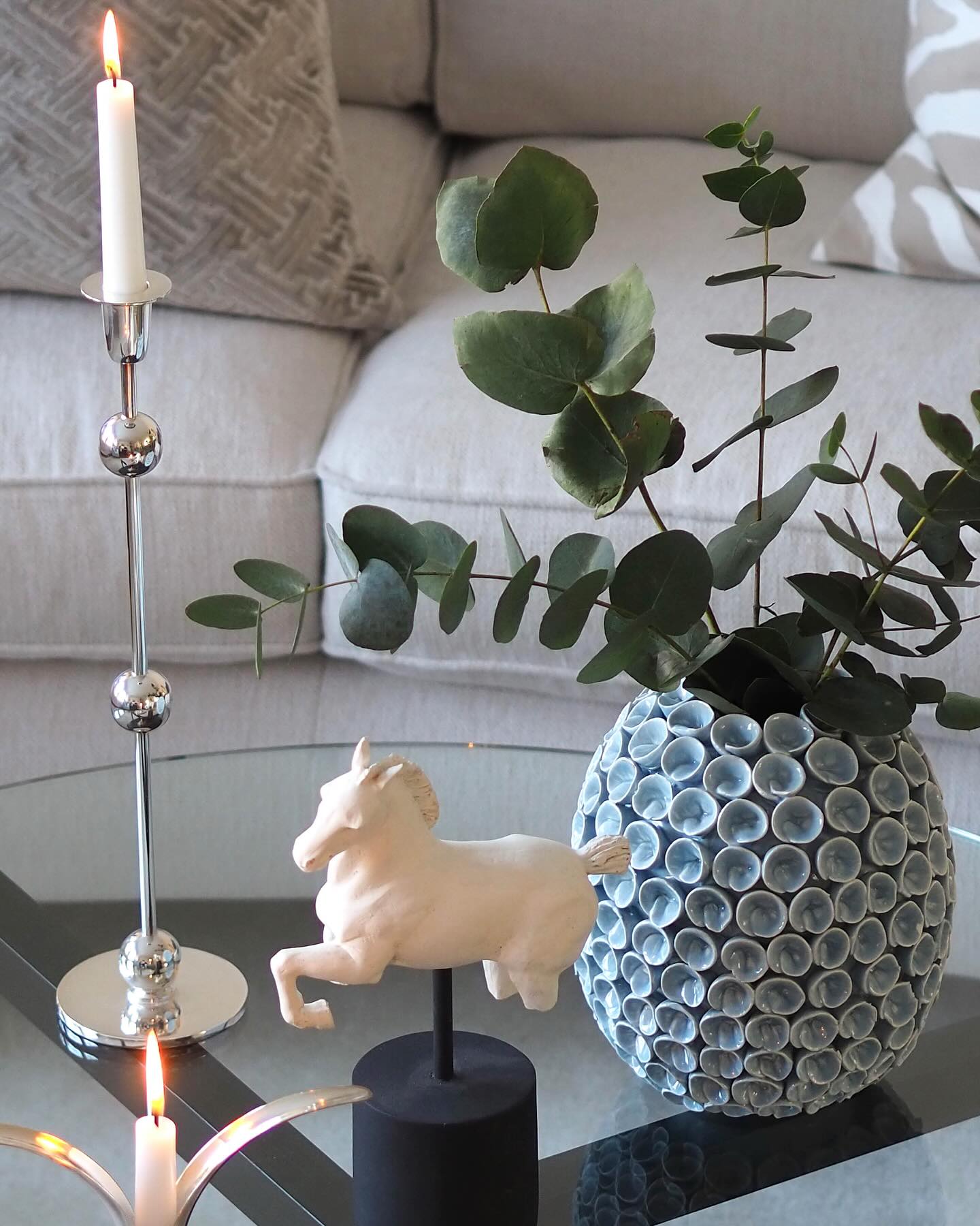 Attention! 🤍
Jag har blivit med blogg! Och jag kallar den för ’Grace Journal’ - en plats för mig att bjuda på mer inspiration, längre texter och kunskap till den som vill läsa.
Som de flesta nog känner till så brinner jag för klassisk och hållbar inredning så därför handlar det första inlägget om ’Grunderna i att skapa ett klassiskt hem’ - in och läs vettja!
⬇️
www.graceinterior.se/blog
#klassiskinredning #classicinterior #blogginredning #blogpost #grunderinredning