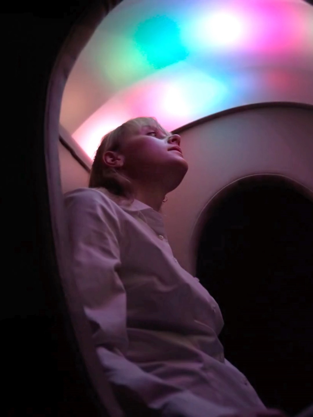 🇱🇹 Neurocass — sensorinis krėslas, sukurtas padėti neuroatipiškiems žmonėms atsipalaiduoti, sureguliuoti emocijas ir nusiraminti viešose erdvėse.
Dirbtiniu intelektu valdoma sistema realiu laiku stebi sėdinčiojo reakcijas ir atsižvelgiant į tai reguliuoja šviesos intensyvumą, spalvas, garsus ir spaudimą, kad sukurtų raminančią, individualiai pritaikytą patirtį.
Krėslo stoge integruotos LED šviesos sukuria įtraukiantį spalvų terapijos šou.
Penkių garsiakalbių sistema ir vibroakustinė sėdynė leidžia specialiai šiam projektui sukurtus garso takelius ne tik girdėti, bet ir jausti visu kūnu.
Unikali, kokoną primenanti forma sukurta bendradarbiaujant su baldų dizaineriais, kad kiekvienas vaikas ar suaugęs jaustųsi saugiai, patogiai ir jaukiai.
Daugiau apie Neurocass - nuoroda profilyje.
🇬🇧 Neurocass — a sensory chair created to help neurodivergent individuals relax, self-regulate, and find calm in public spaces.
Its AI-driven system responds to the user in real time, adjusting light intensity, colors, sound and pressure to create a soothing, individually tailored experience.
LED lights integrated into the canopy produce an immersive color-therapy show.
A five-speaker audio system together with a vibroacoustic seat allows the specially composed soundtracks to be not only heard, but felt throughout the entire body.
The unique cocoon-like form was developed in collaboration with furniture designers to ensure every child — and adult — feels safe, comfortable, and at ease.
Learn more about Neurocass — link in bio.
#neurocass #sensorysupport #inclusiveeducation #emotionalwellbeing #autismfriendly #sensoryfurniture #autismsensory #calmingfurniture #therapeuticchairs #nervoussystemrelaxation #deeppressuretherapy #sensoryroom #emotionregulation #autismparenting #ergotherapy #inclusiveeducation #autism #sensorychair #neurodivergent #specialneeds #furniture #sensorytools #assistivetech #aiinnovation #ai