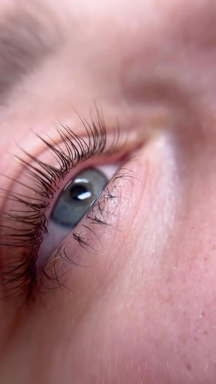 Before and after Korean Lash Lift 👀 can’t wait to have a full collection of Korean Laah Lifts v Normal Lash Lifts to show you all 🤭