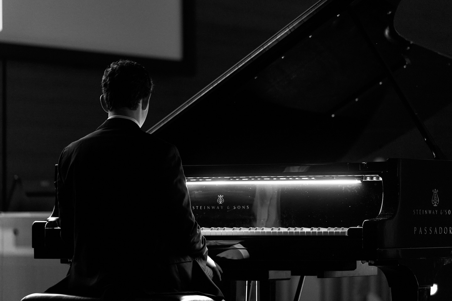 ALEXANDER JONAS HORSFALL
Virtuosismo, controllo ed emozione pura.
Con Rachmaninov e Liszt, Alexander ha portato sul palco una performance indimenticabile.
Una presenza artistica che conquista e ispira. ✨
#lamusicadelcuore#notedivita#concertobenefico#cardiologiapediatrica#ospedalepapagiovannibergamo