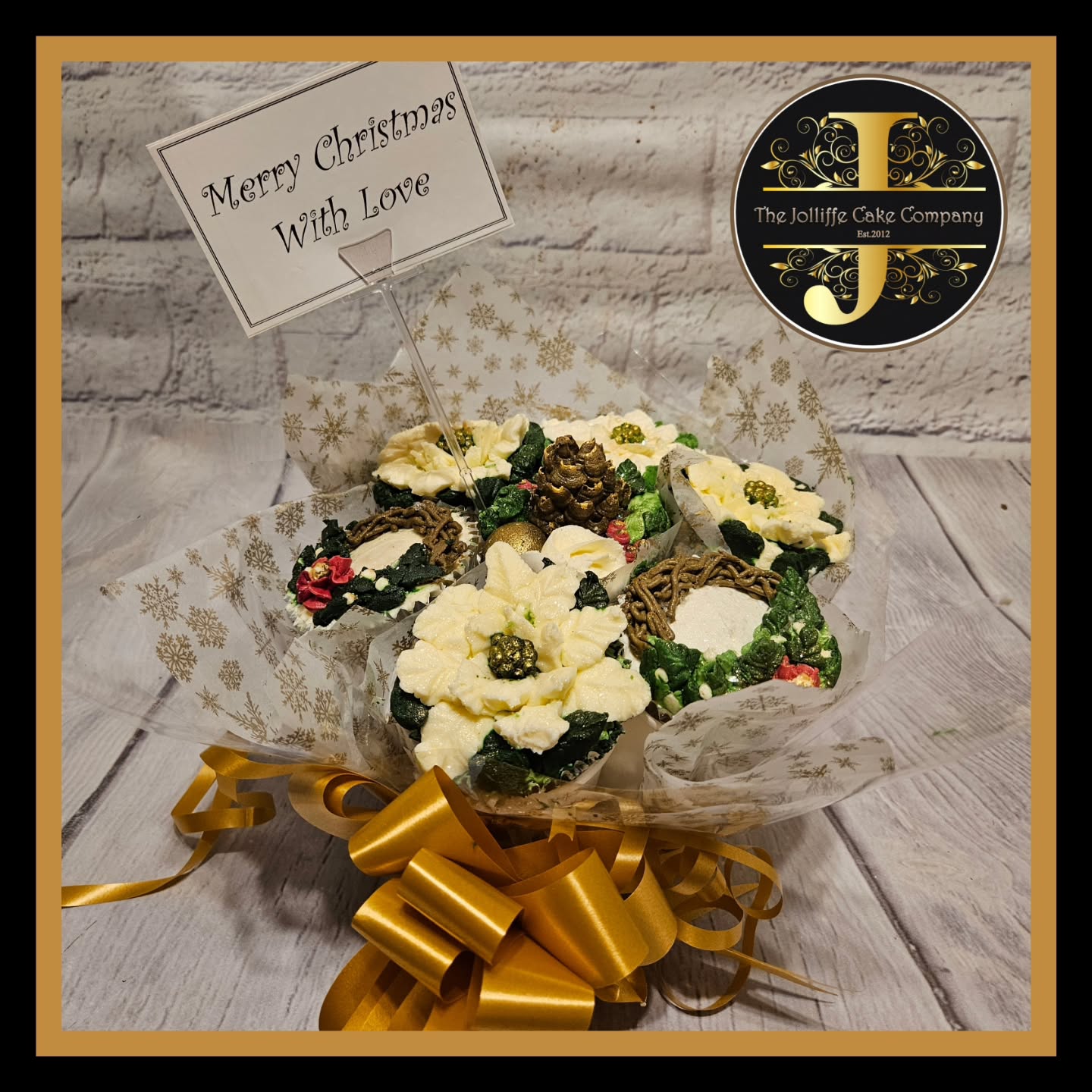A new Christmas 7cup Cupcake bouquet, added to our Christmas Specials. 7 cupcakes, piped with 100% buttercream. Poinsettia's, Willow wreaths, golden baubles, fircones, all wrapped and presented in a festive bouquet. With added greeting of your choice. Available to order via our website, for collection only from Woodley, Berkshire UK. Last day to order is Thursday 18th December for last collection day on Saturday 20th December. #thejolliffecakecompany #cupcakebouquet #festiveseason #cupcakes #cupcakesofinstagram #christmas2025 #christmascupcakes #orderonline #localcollection #woodley #wokingham #rdguk #berkshire #uk