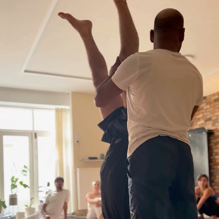 We’re so happy to welcome Shambhu back after his eye surgery. 🙏
He took time to heal, stayed patient, and now he’s fully recovered and ready to teach again. Seeing him return to the mat with clear energy and a strong heart reminds us how powerful healing can be.
You can find him teaching Ashtanga Mysore in our Prenzlauer Berg and Friedrichshain studios.
His calm, steady way of guiding students feels even more special after this journey.
Shambhu’s recovery shows again how yoga supports both the body and the mind.
Check the class schedule in our bio and come practice with us.
Here’s to health, new energy, and a fresh view on life. ❤️
#welcomeback #yogicescape #yogastudio #yoagstudioprenzlauerberg #friedrichshain #yogastudioberkin #yogaberlin