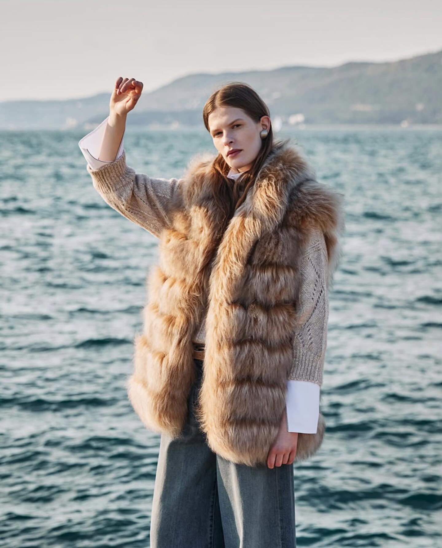 Soacking up the autumn ☀️🍁
#peserico #lorskensfashionagency #autumnwinter #italianfashion #autumnsun #fashion