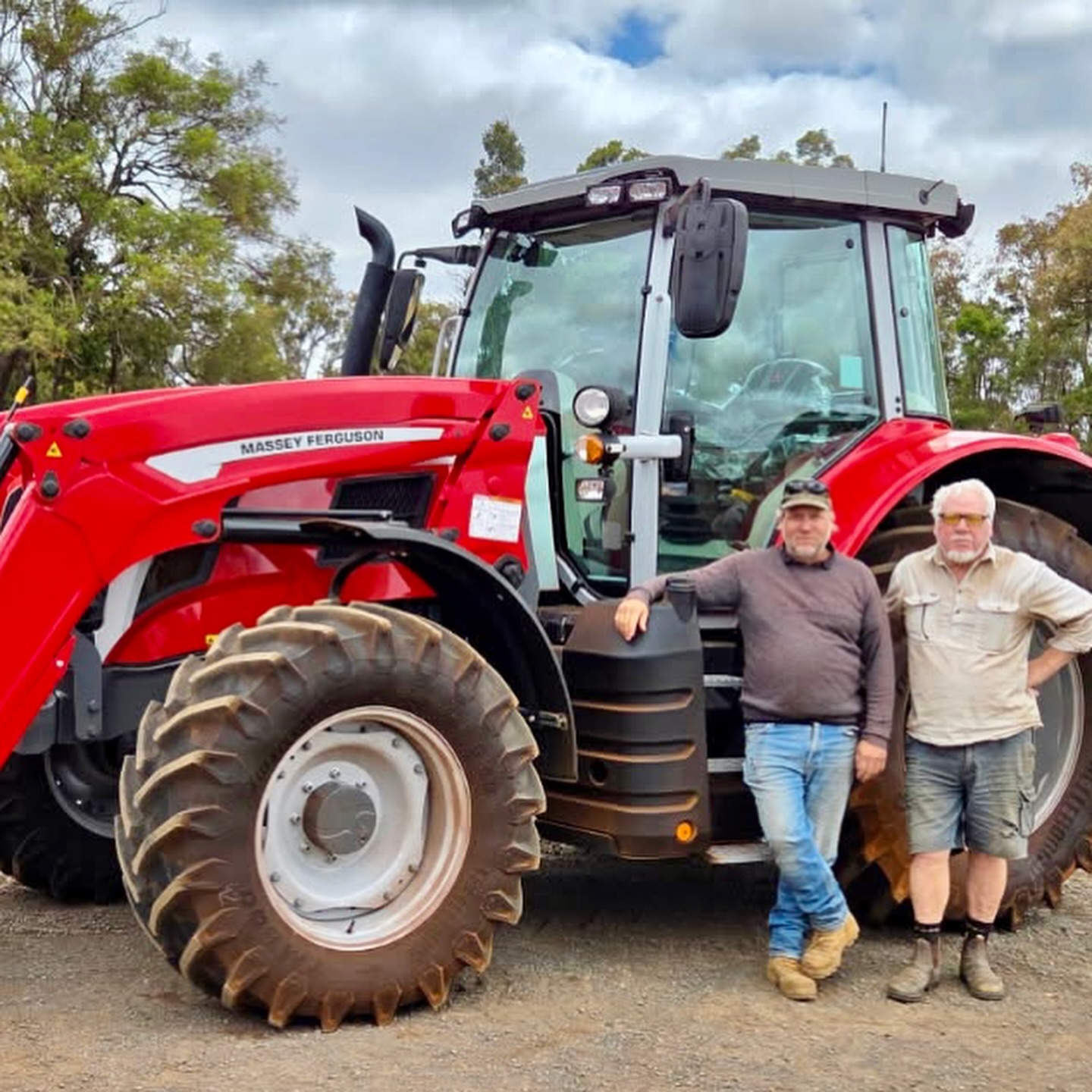 Congrats to Josh & David on the purchase of brand new Massey Ferguson 7S.155, delivered to farm this week and ready for work in Frankland River.
Enjoy your new Massey and thanks for your support.
@masseyfergusonglobal
#masseyferguson #mf7 #masseyfergusontractor #manjimup #franklandriver #pemberton #donnybrook #nannup #boyupbrook #farmingaustralia #farmingwa #southwestwa #southernforestsandvalleys #southernforestwa
