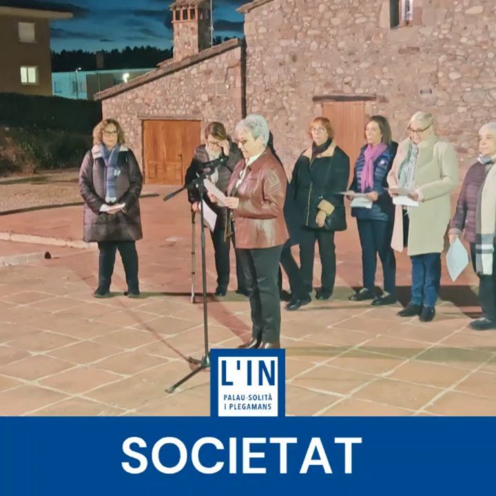 25-N. Dones per les Dones ha fet el seu particular homenatge a les víctimes de la violència masclista. Com cada any, coincidint amb el 25-N, ha organitzat una encesa d'espelmes al jardí de Can Cortès i ha continuació s'han llegit set frases de personalitats il·lustres en contra de la violència masclista. La nota musical ha anat a càrrec de la coral La Unió que ha interpretat dues cançons amb les que s'ha tancat l'acte. @dxd_palau @ajpalauplegamans #Palausolitaiplegamans #Psip #25N
