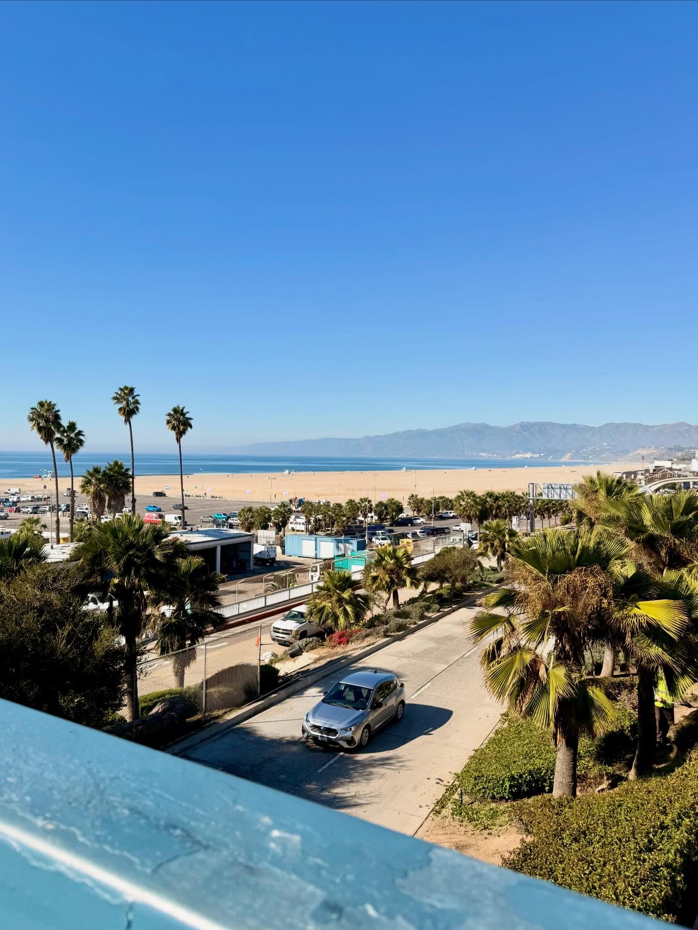 Santa Monica dump 🇺🇸🏖️🎡🎢
Ringraziamo l’uomo banana (slide 6) per la partecipazione 🎷