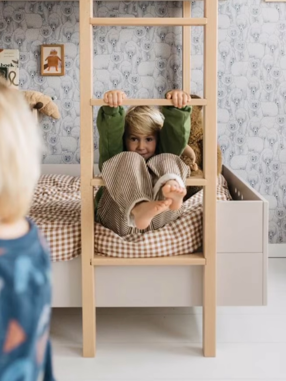 Say hello to our crowd-favorite Ours Wallpaper! 🐻
Because every child deserves a room filled with warmth, wonder, and teddy dreams. ✨
Adventure awaits! 🌙💤