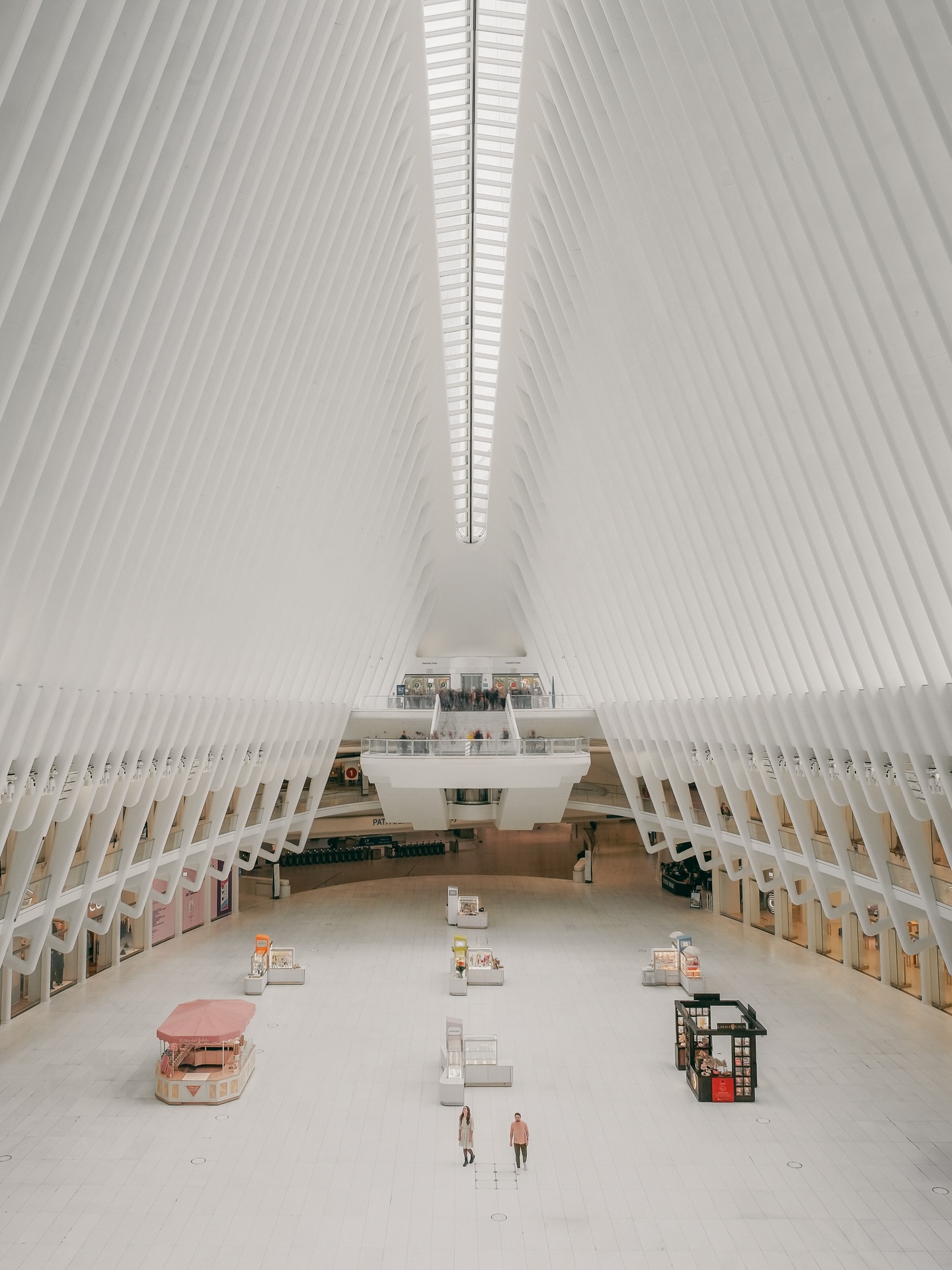 Alle Farben von New York 🤍🩵💚❤️💜🖤
Draußen ist alles grau und regnerisch, doch diese Bilder holen sofort das Gefühl zurück, das wir in New York so geliebt haben.
Welche Farbe ist eure liebste New York Farbe? Schreibt es uns gern in die Kommentare, wir sind gespannt.
Für unsere Tipps und Erfahrungen rund um eine New York Reise, schau gerne auf unserem Blog vorbei www.weltallerliebst.de | Link in Bio.💕
.
.
#weltallerliebst #newyorktrip #nycphotospots #travelphotography #newyorklove #reiseinspiration #visittheusa #urbanphotography #bigapplevibes #reiseblog #travelblogger #germantravelblogger