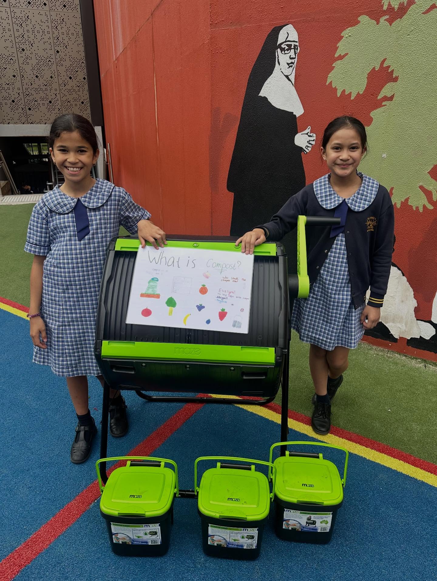 As part of their Make Know Do Act project, Evelyn, Abigail and Anysia (not pictured) from 3/4CA have been in charge of the school compost bins this term 🚮 🍊🍌🥕
They created a proposal to secure the small bins and large compost barrel for our school - and have been collecting the compost twice a week. They are very passionate, dedicated and keen to teach our students about the importance of recycling ♻️
A huge congratulations to 1/2L and 1/2G who won the “best composters” prize last week 🎉👏🏽 well done and keep up the great work, everyone!