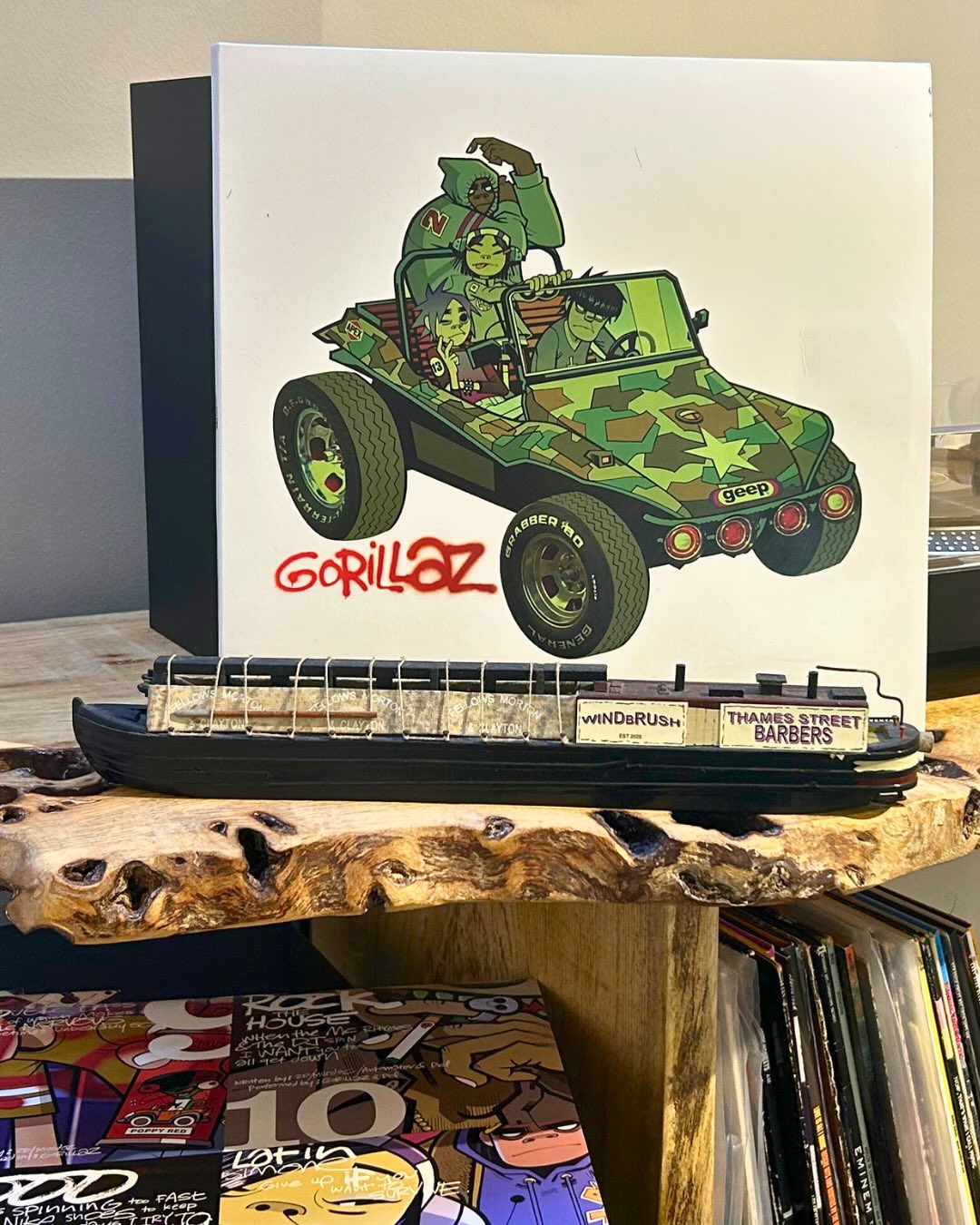 šµ Record of the month:
Gorillaz - @gorillaz
A gift to the shopās collection by long standing client and walking buddy, Tom. An absolute favourite artist of mine. Thanks mate.
Albarnās masterpiece of an album that started a succession of fantastic records about the fictional talents of 2-D, Murdoc, Russel & Noodle.
Come stick it on when youāre next in š¶