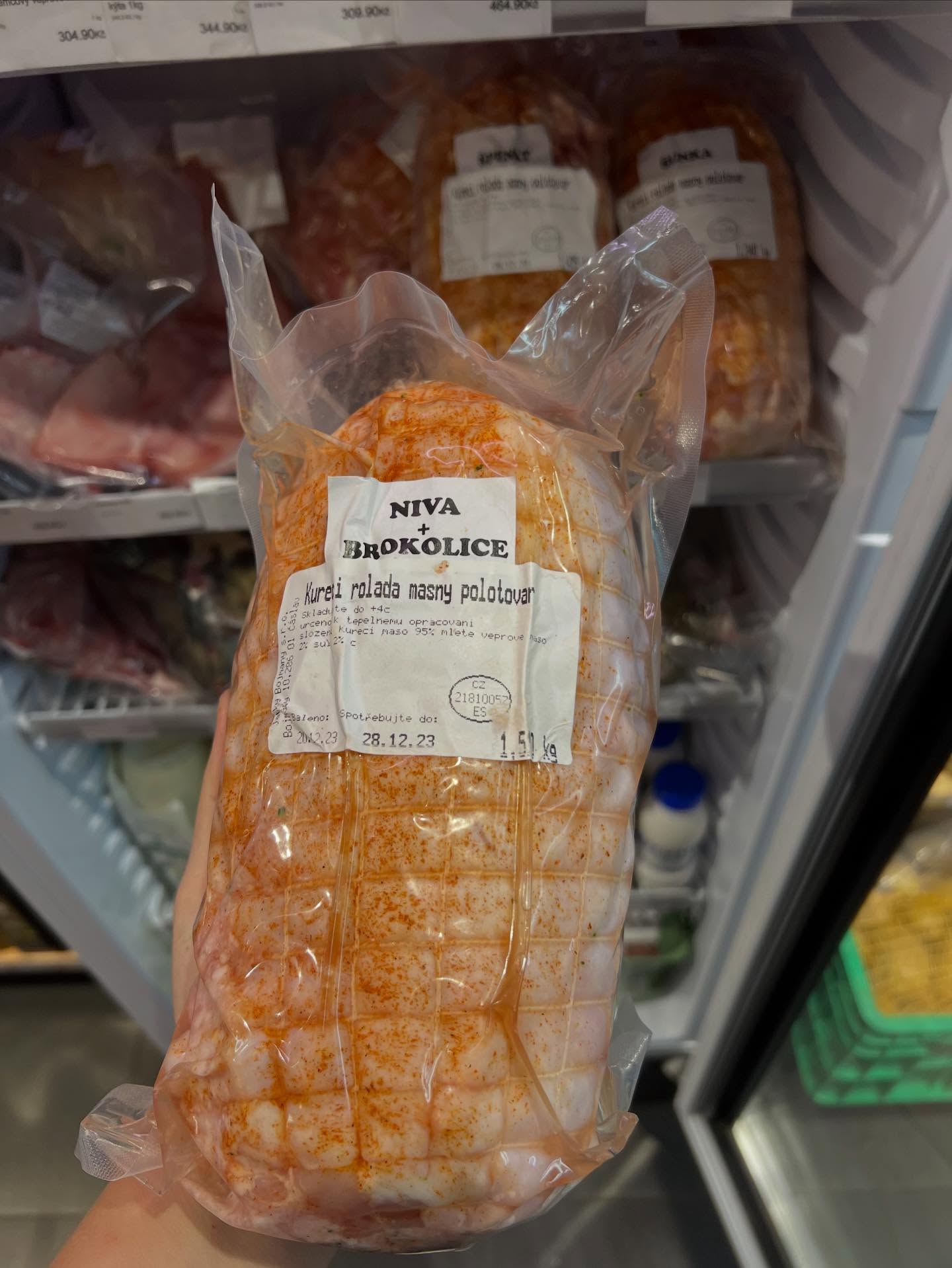 📢📢Hlásíme, že už můžete objednávat kuřecí rolády a kachny na Vánoce.
#roláda špenátová
#roláda šunková
#roláda s mletým masem
nebo s brokolicí a nivou
Vyzvednutí ve středu 17.12.