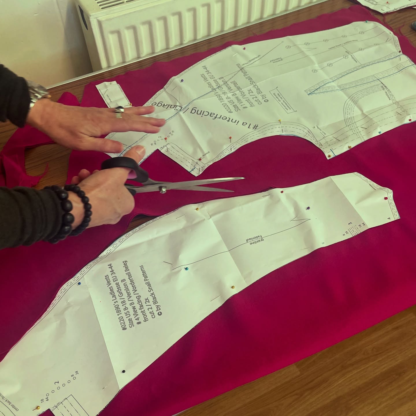 Always in the thick of it and forget to take photos!
We had a lovely calm and joyful Sew & Grow session. Various projects from making vintage waistcoats to making sweatshirts and T-shirts.
Hope everyone has a lovely weekend 🙌🏻💕🧵