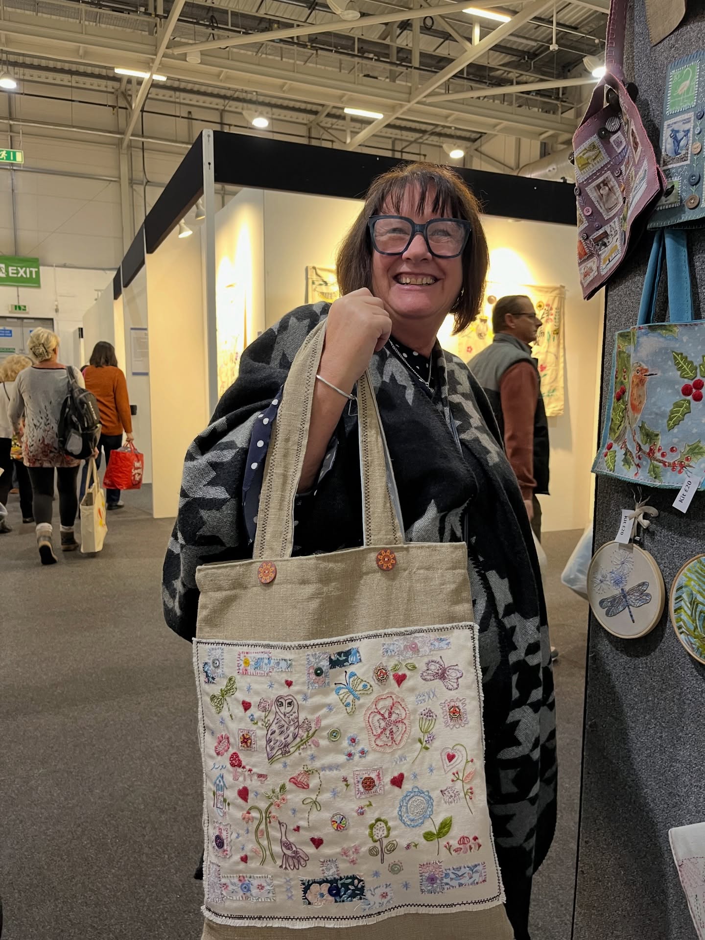 When a lovely friend arrives @knitandstitchshows in Harrogate with a beautifully finished version, and a better version of my design. Thank you Frances @gibbogirl33 🥰
Also, a massive thank you to everyone that visited my stand today ❤️ I am bowled over by the loveliness ❤️ A special thanks to my stitch group, Bolton Stitch Group, it was so lovely to see you 🥰
#knittingandstitchingshow #harrogate #embroidery #sampler