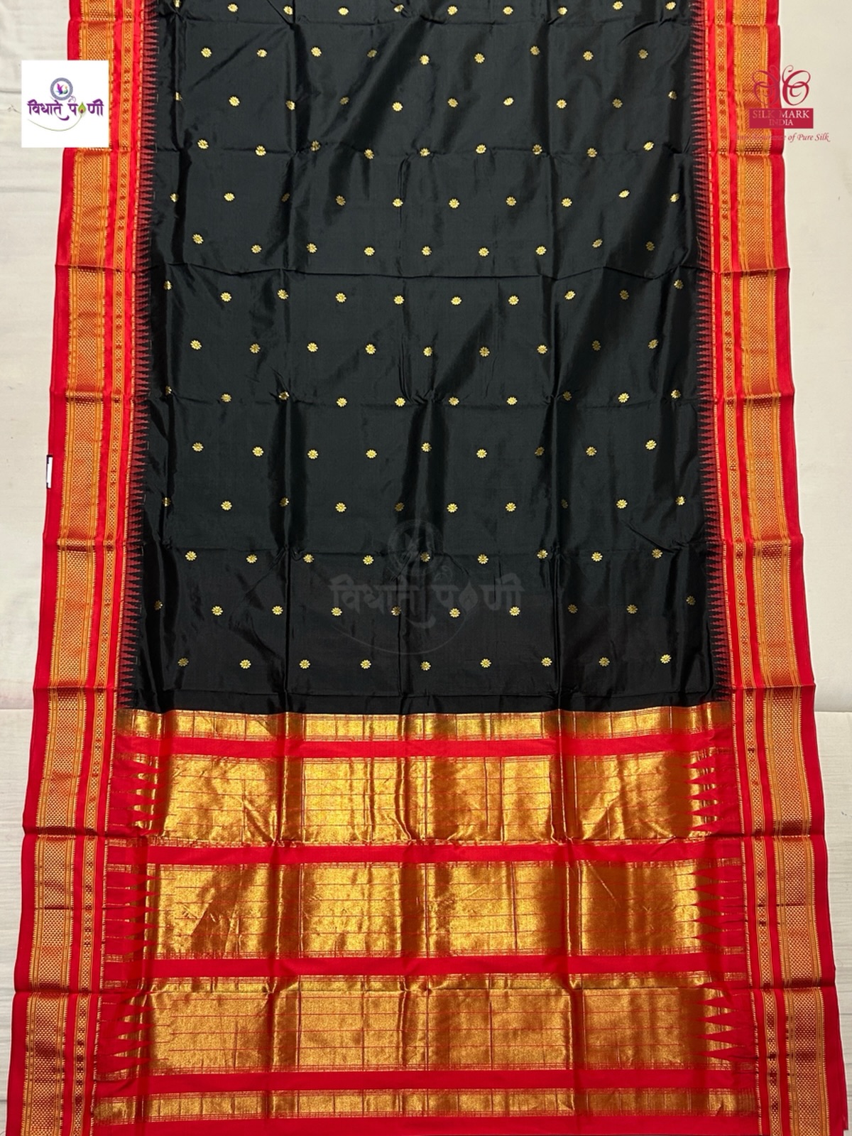 Irkal pure silk saree | ₹8200/-
Contrast Red blouse piece
Order On WhatsApp - 9561369638
𝐘𝐨𝐮 𝐜𝐚𝐧 𝐯𝐢𝐬𝐢𝐭 𝐨𝐮𝐫 𝐬𝐭𝐨𝐫𝐞 -*Vidhate Paithani And Silk Sarees*Yeola- Vaijapur Highway, Kotamgaon Road, near Ajay Gadhi Bhandar, in front of Ram Geet Mall, Yeola, Maharashtra 423401. *095613 69638*.
#irkal #silksaree #trending #saree