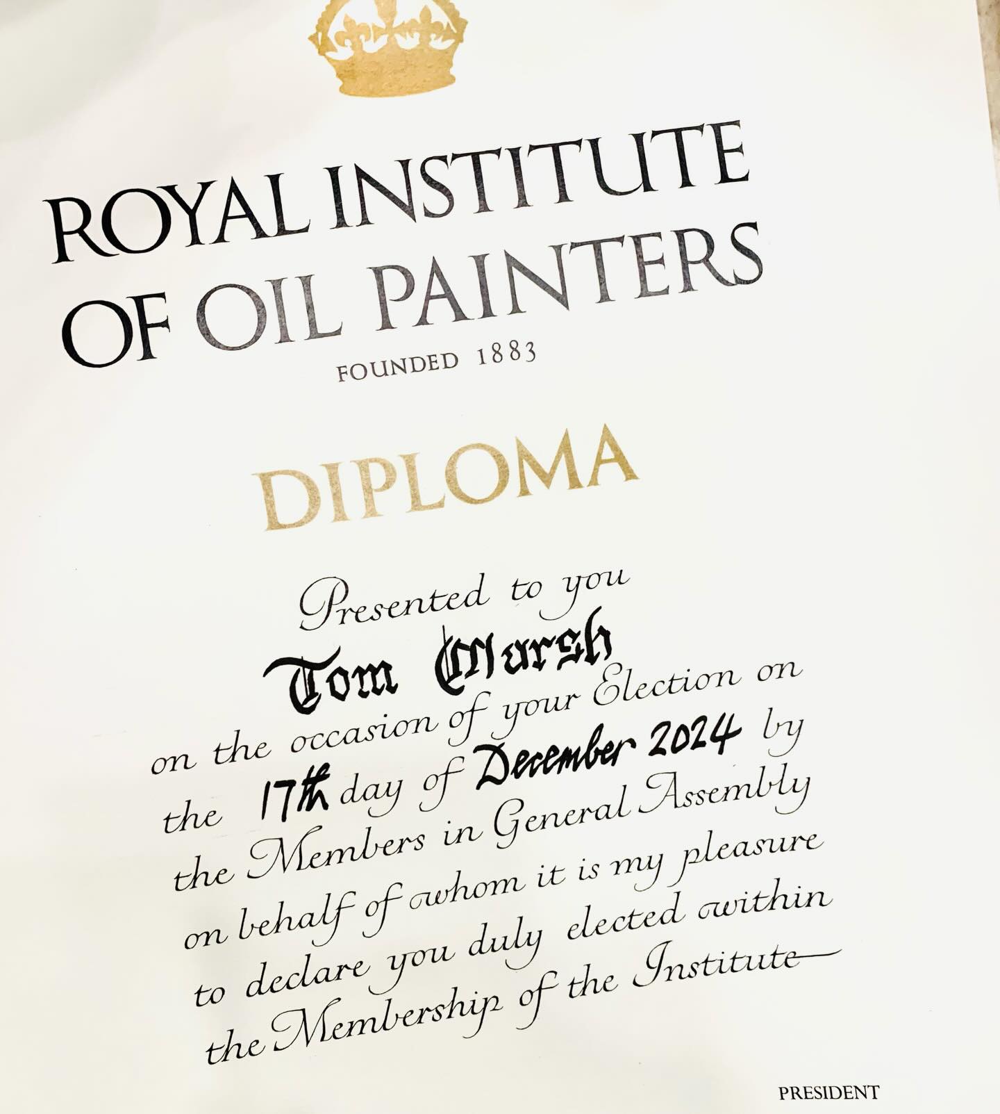 I had the great honour of receiving this today from the ROI President, @addictivesketcher. I’m modest by nature, but this is a moment I feel proud to reflect on — so I’m going to share it.
To be accepted by the ultimate jury of my peers and welcomed into their fold is deeply meaningful. A year in, I’ve taken a few quiet moments to look back on the journey that brought me here.
With sincere thanks to the members of the @royalinstituteofoilpainters for their support.