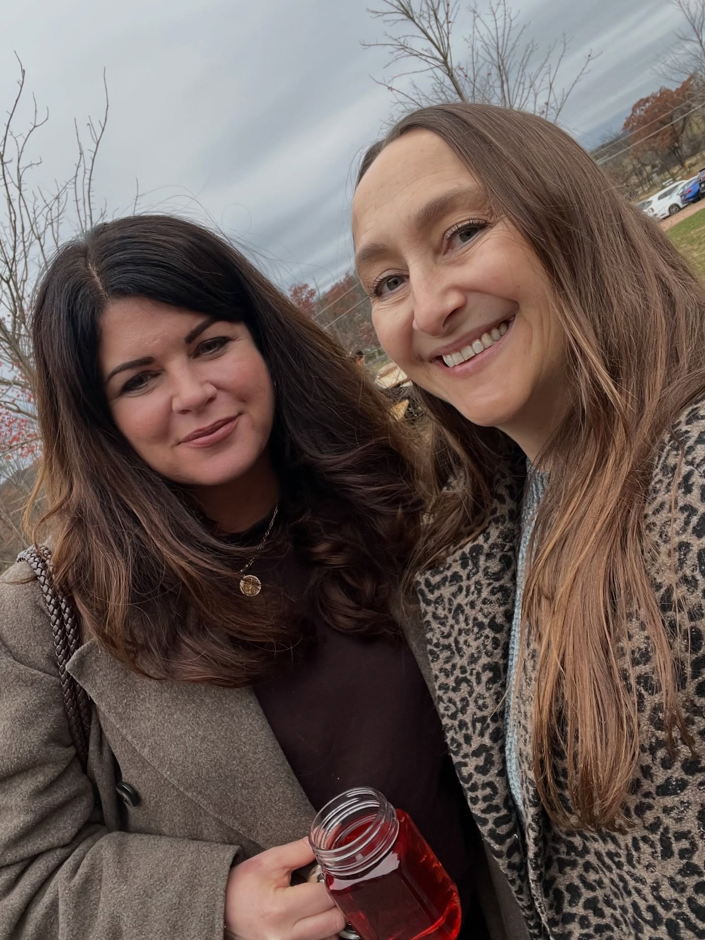 And just like that, she's back in London we had such a fantastic time. It's amazing how many memories you get from a friendship that's over 30 years strong and although we hadn't been together in New York for 10 years, it still felt like youโve always been here! Thank you so much for coming to visit Lita & me!!!
#friends #besties #love #newyork