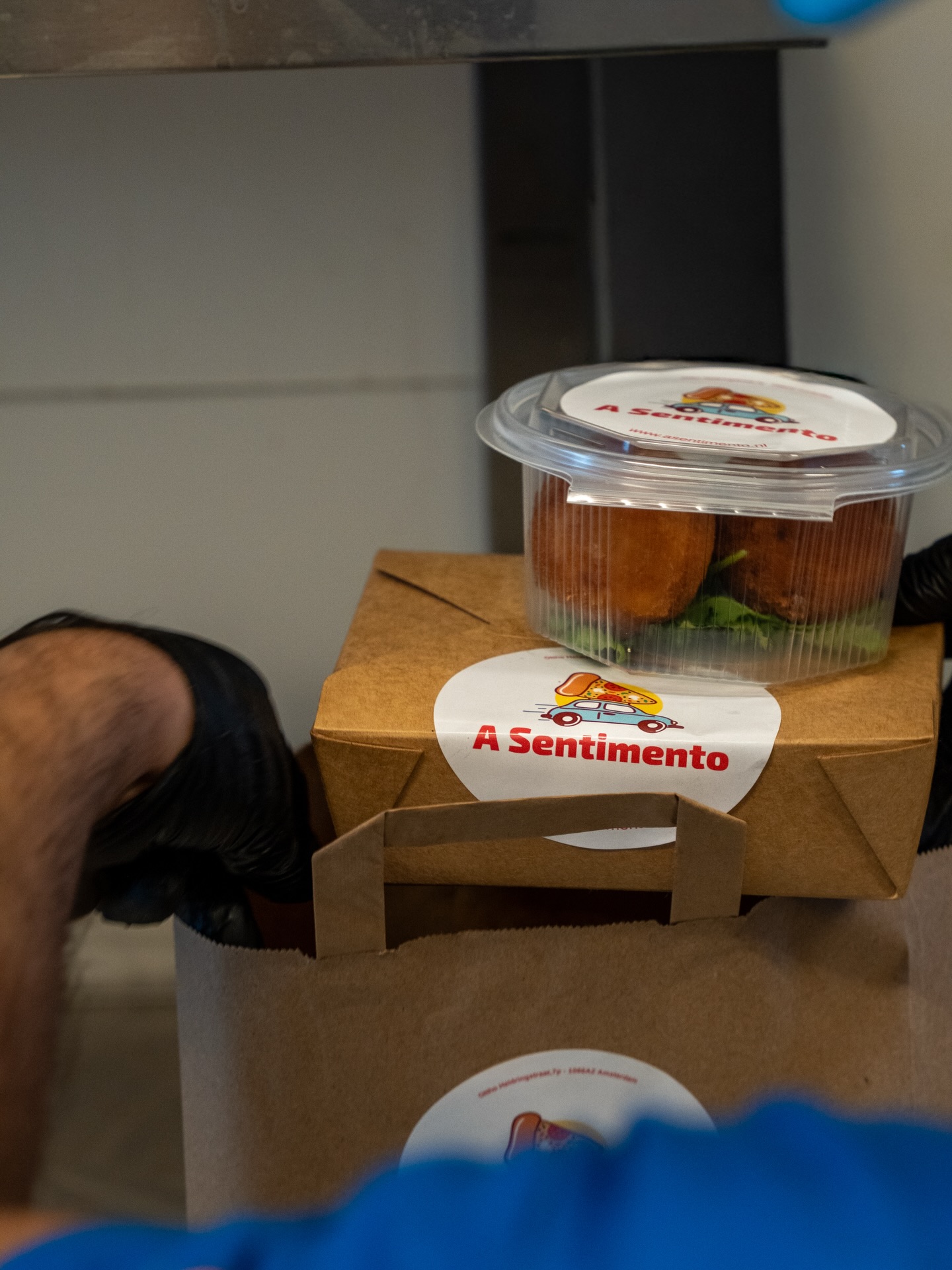 Your Italian feast is almost here! ❤️🍕
Every box prepared with passion — from our kitchen to your doorstep.
#MadeWithLove #ItalianCuisine #ASentimento #DailyFresh #GoodFoodMood #TasteTheLove