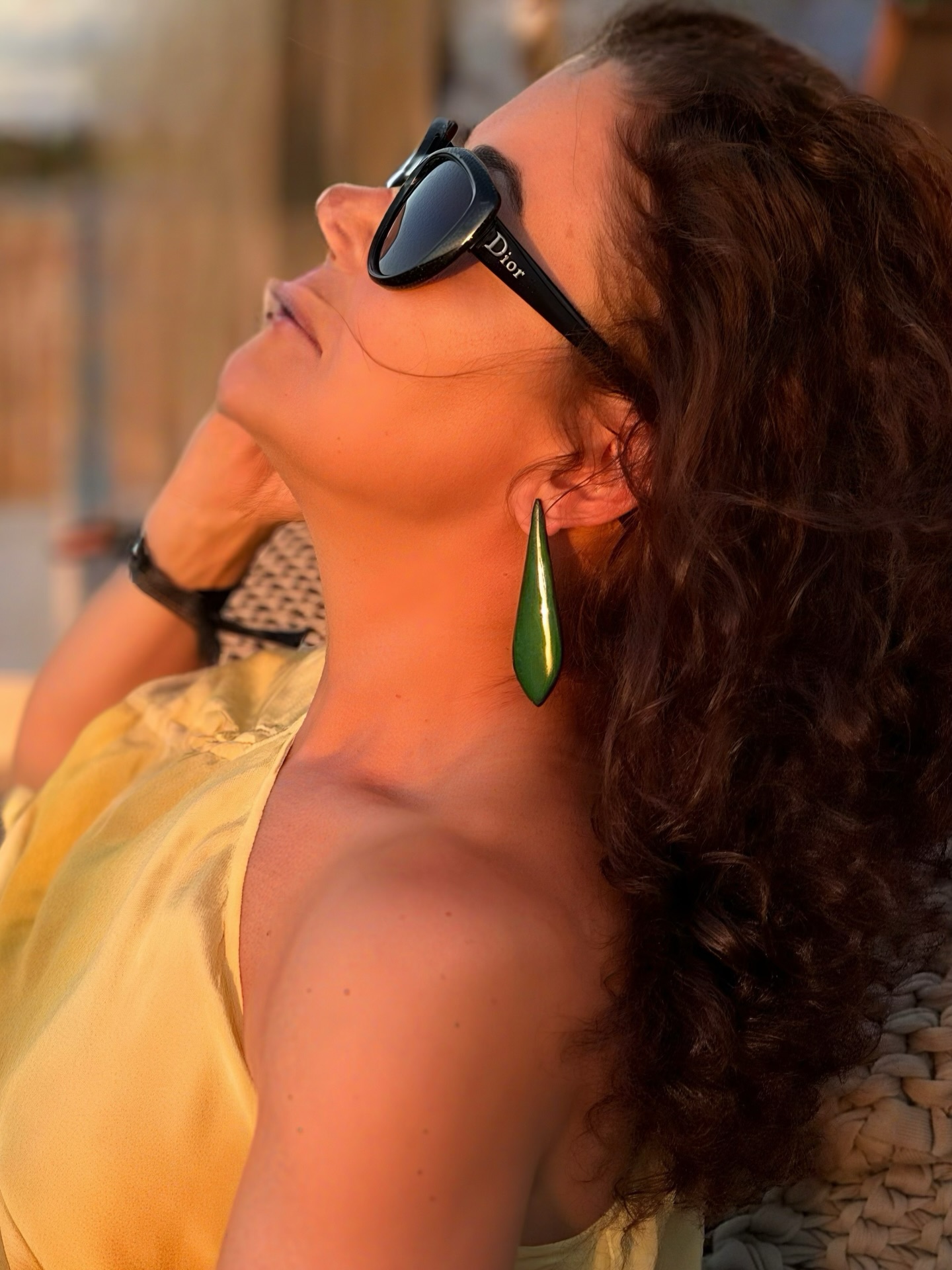 Nossos brincos em osso bovino são peças únicas e com identidade natural.
Tingidos somente com pigmentos naturais, como a babosa que deu a cor verde aos brincos triângulo.
Para adquirir essa peça, acesse a nossa loja virtual e aproveite o FRETE GRÁTIS para compra de quaisquer produtos pronta entrega.
#luxosustentavel
#elegancianatural
#biojoiasexclusivas