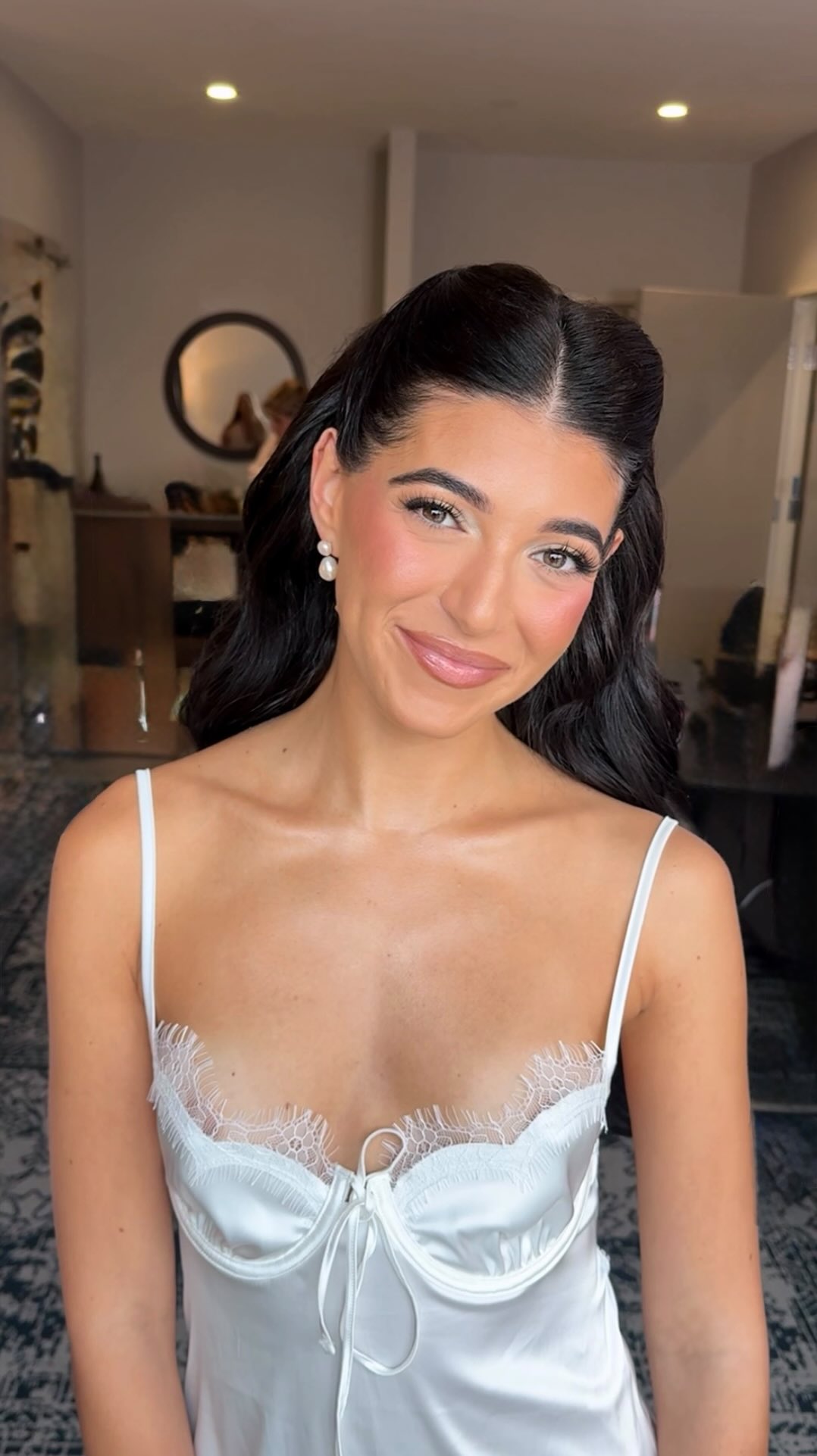 You know when people say someone lights up a room? Thatās Michelle. She is just as captivating in person as she is seeing her through a screen. The most bubbly and positively contagious energy. Doing your makeup was a gift @chellemarinis congratulations on your beautiful marriage! Needless to say, you looked stunning.
What do you guys think?
Watch our consultation on my last postāØ
Makeup @angelazavala.mua
Hair @bebeautifull__
Everybody pls book us together, do you see this MAGIC????
LINK IN BIO FOR ALL BRIDAL INQUIRIES & SPECIAL EVENT APPOINTMENTS
#longislandmakeupartist #longislandbride #longislandbridalmakeupartist #longislandmakeupandhair #weddingday #newyorkmakeupartist #bridalmakeup #weddingideas #makeupideas #bride #weddingtips #makeuptips #weddinginspo #makeupinspo #destinationmakeupartist #northforklongisland #montauk #montaukmakeupartist #makeuptutorial #bronzeymakeup #naturalmakeup #glowymakeup #larkfieldmanor
Long Island Makeup Artist Long Island Wedding Makeup Long Island Bridal Makeup
New York Bride to be