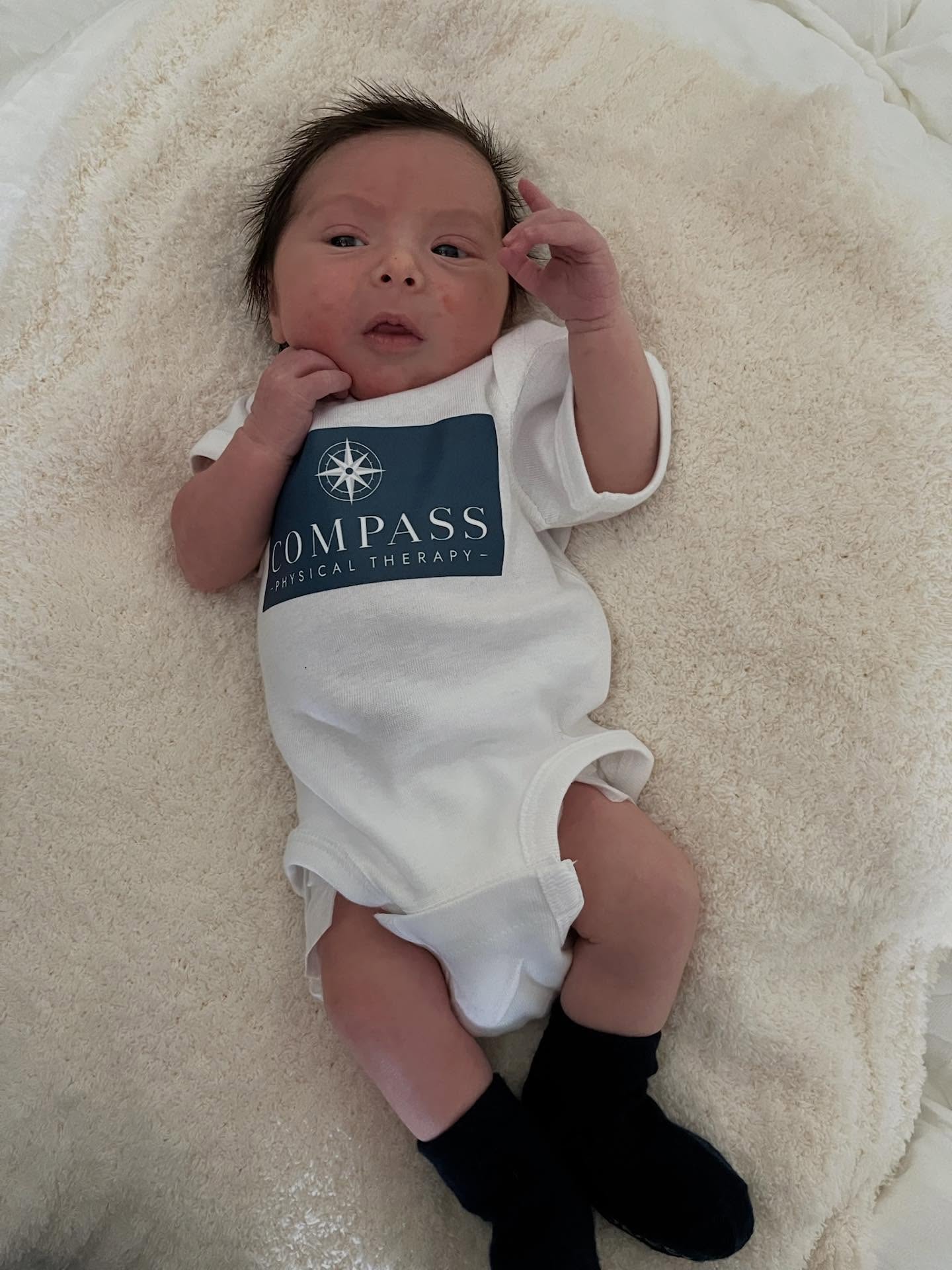 The Compass family just got a little bigger💙
Congratulations to Dr. Sheridan and his wife Liz on the arrival of baby Hayes! 👶
Hayes is rocking his new compass gear and looks so cute!