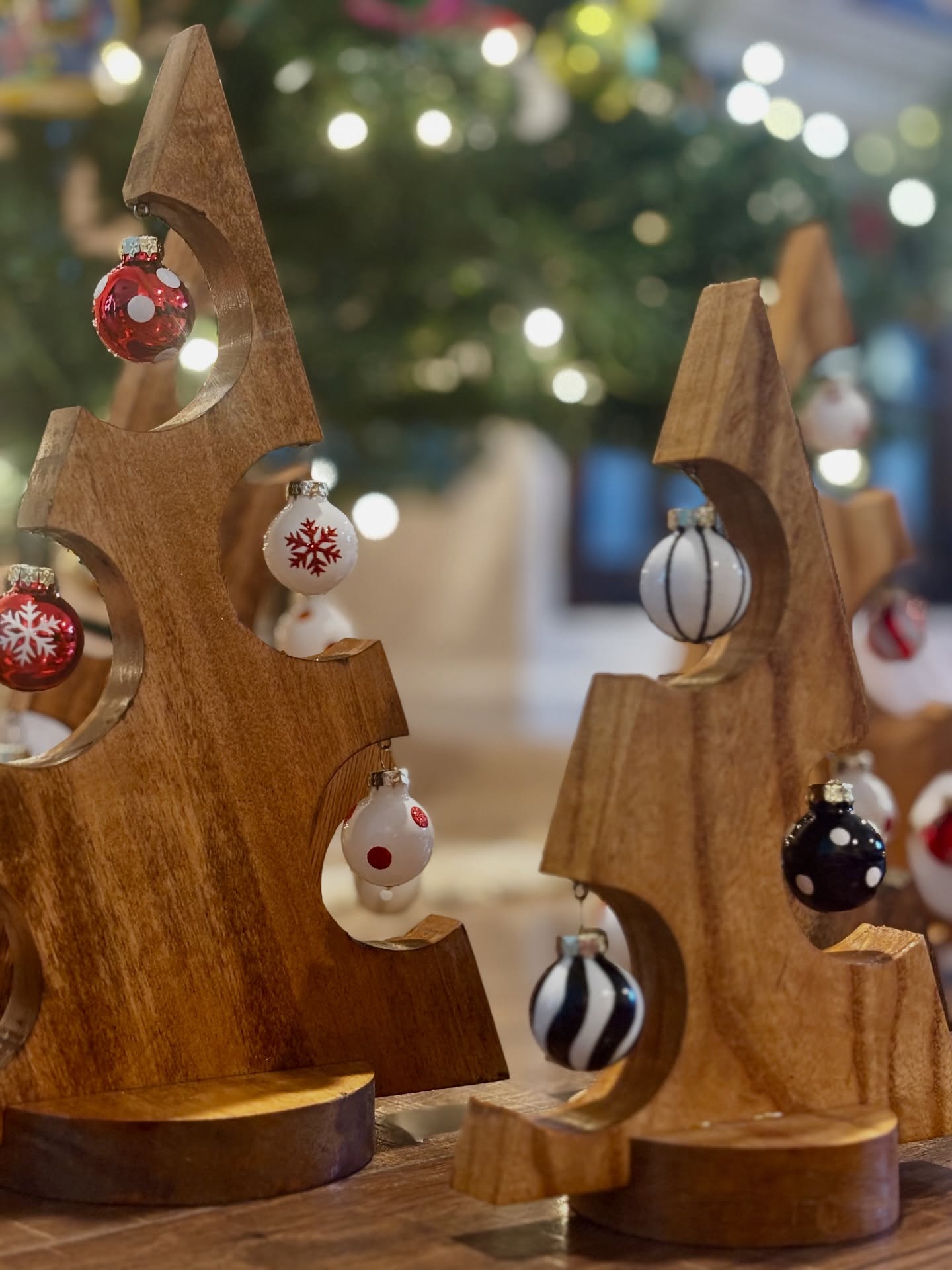 Trees, trees and more trees! 🎄
Our Festive Wooden Christmas Trees are perfect as living room decor, teaching gifts, stocking stuffers, etc. this holiday season.
Trees stains and ornaments are customizable, plus, we have new bright-colored ornaments (pinks, blues, oranges, etc.) in stock!
Large trees are $20, and small trees are $15. Message us to order yours today! ✨