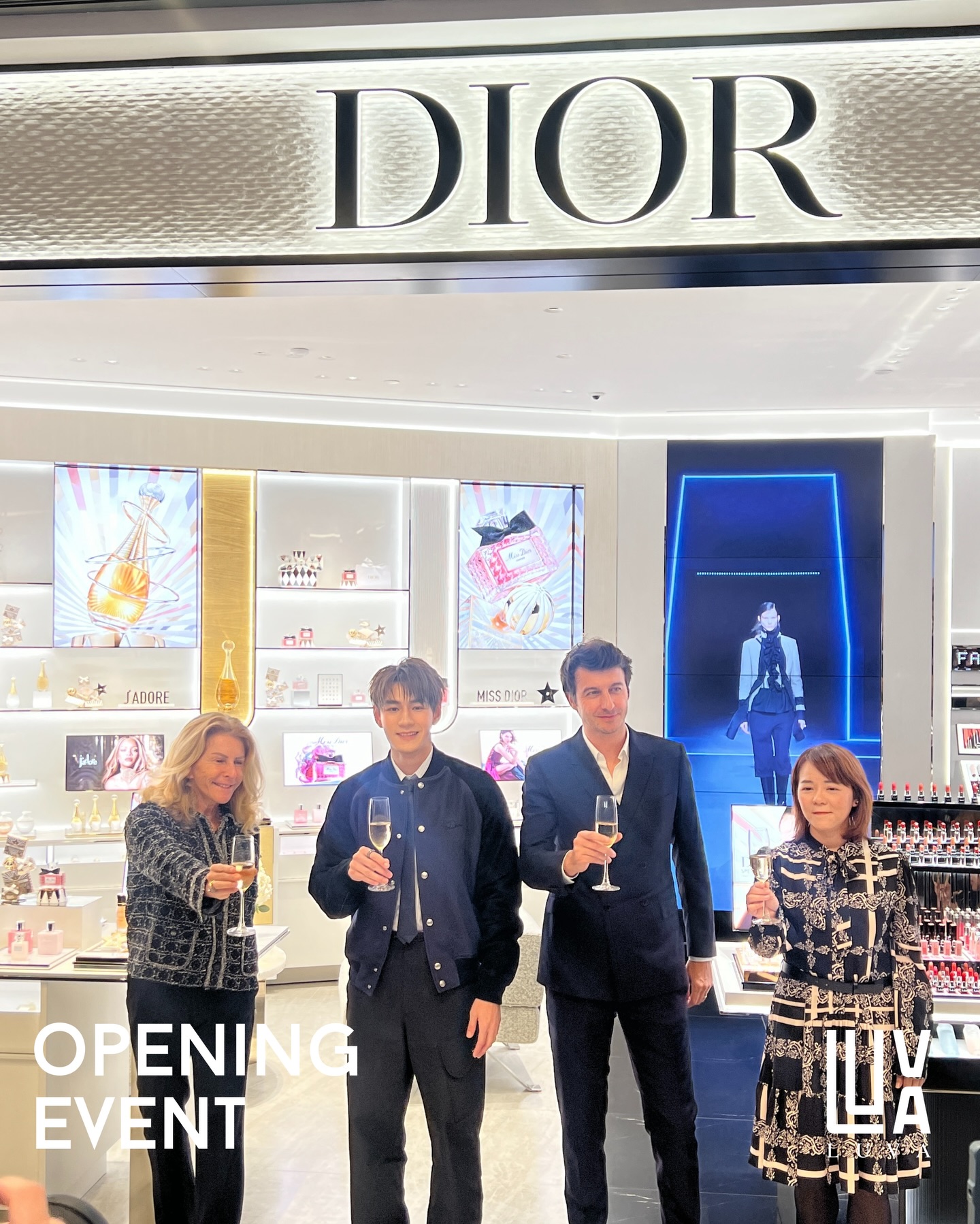 Dior Beauty Boutique Grand Opening at IFC Mall
We’re proud to have conceptualized, designed and flawlessly executed Dior’s iconic launch – every moment crafted to perfection 🤍
Spotted: Jeffrey Ngai, Cloud Wan, Nancy Kwai, Ryan Choi
Your next iconic event deserves this level of magic. Let’s create it together.
#shopopening #LUVA #eventagencyhk #hkevent #hkeventplanner #hkproductionhouse #hkproduction #hongkongevents