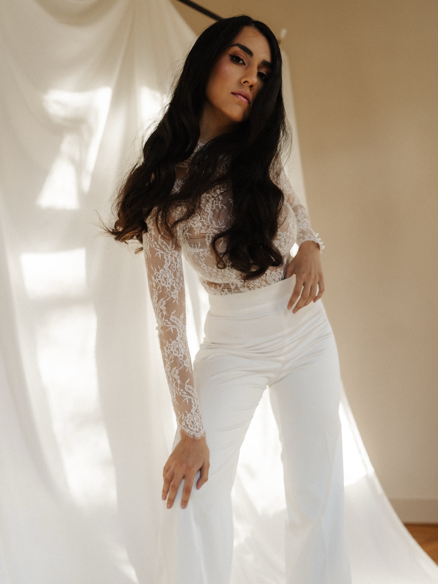 COMING SOON ✨
Ab Jänner könnt ihr diesen wunderschönen Mix&Match Look bei mir im Atelier probieren.
Du bist eine moderne Braut?
Liebst solche Looks?
Dann solltest du schnell deinen Termin für deinen exklusiven Anprobetermin buchen. ♥️
Ich freue mich auf dich.
Neue Kollektion 2026 by @ohlovelyjuliebridal
Fotos by @marie_christin_photography
#bridetobe #newkollektion #ohlovelyjulie #bride #modernbride #braut #brautmode #vorarlberg #feldkirch #zweiteiler #wedding #sayyestothedress