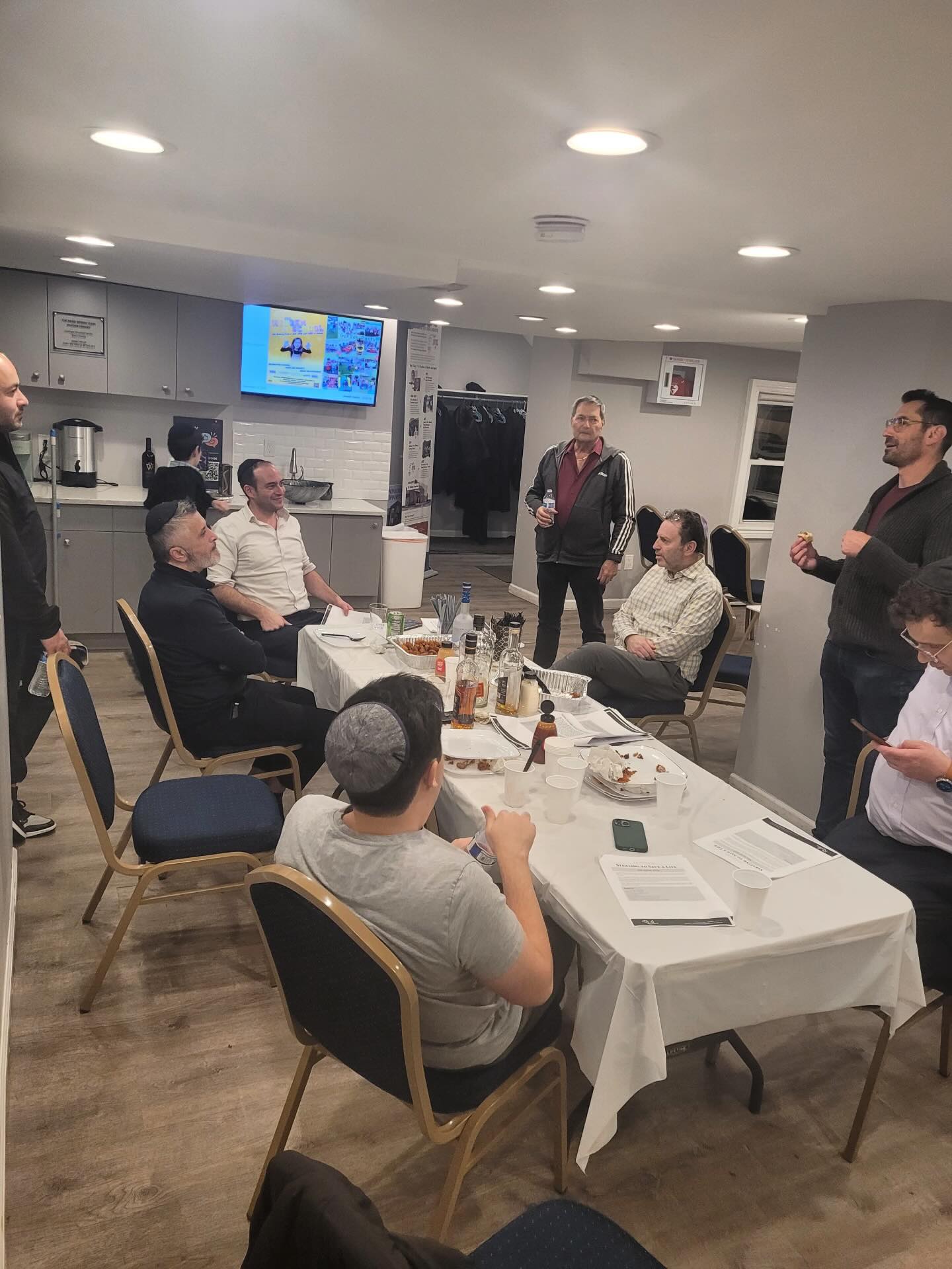 Great vibes at Wings, Whiskey, & Wisdom last night! Happy Thanksgiving! 🍂🍁