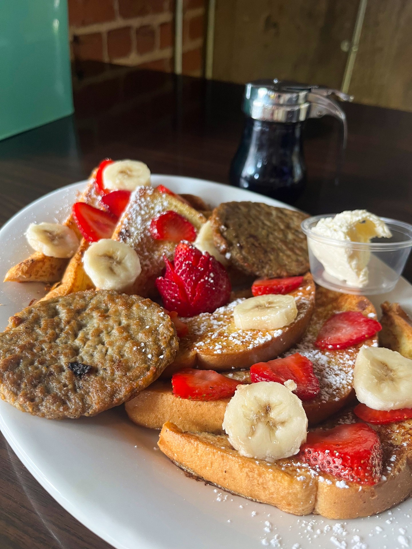 Wake up from your Thanksgiving food coma! It's #NationalFrenchToastDay! Come celebrate at @lulabsomaha before you do your Black Friday shopping!🍓🍌