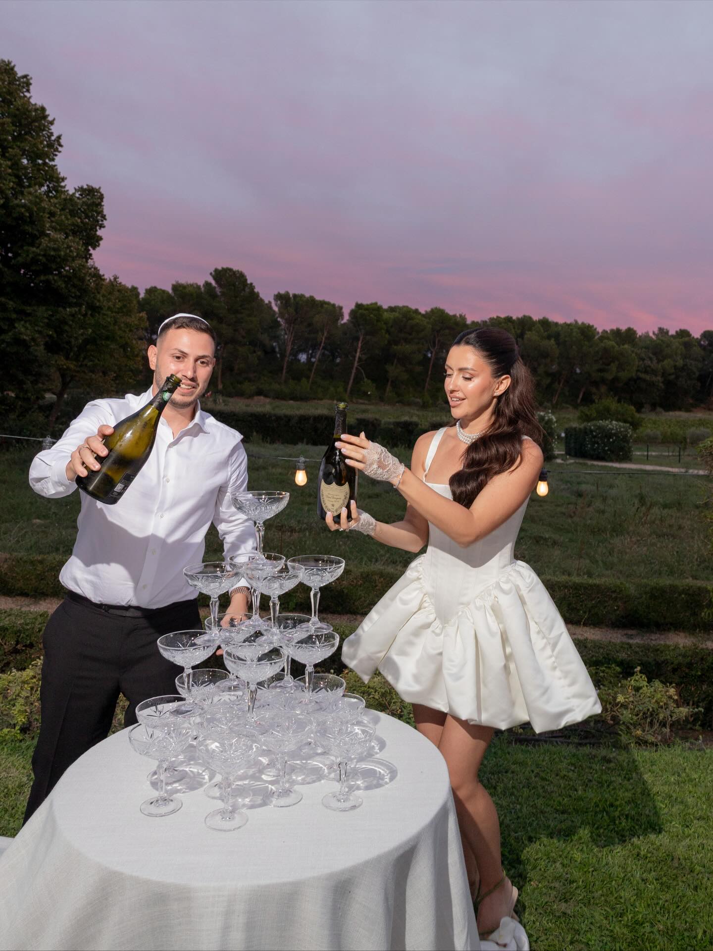 Ksenia and Michael ✨
📸 @akosheleva_ph
🪄 @laphoceenneevents_wedding
🕯️ @whiteblossom_decoration
🎧 @charly_ettedgui
🎷 @dimasaxo
👨🏻🍳 @guillaume_eastkitchen
📍 @chateaugigognan
🎥 @pierrefroger.films
🌸 @bloomday.fleuriste
🎸 @hyperfunkband
💇🏻♀️ @leahair__
💋 @kl.makeuphair
💋 @sanaa_make_up
📱 @love.content_
🎤 @celebrantinprovence
💈 @wiiiinnys
🍰 @lesdelices2gladys
🍸 @monsieur_cocktail
🚙 @provenceclassics