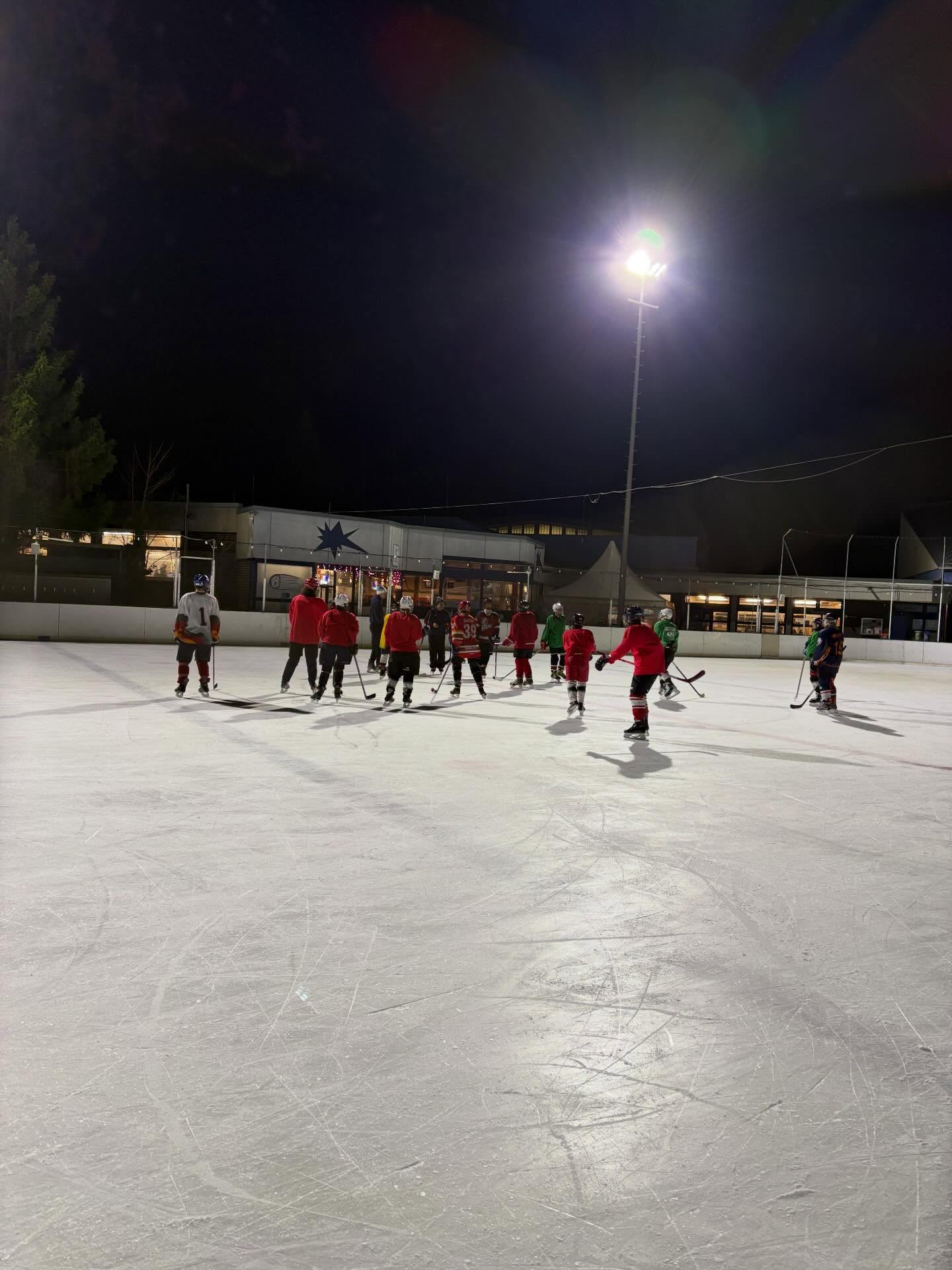 Unser Charity-Event / Donnerstagstraining war ein voller Erfolg. Wir hoffen, ihr kamt gut zu Hause an und bringt morgen zu unserem Freitagstraining genauso viel Energie mit. #teamunitedonice #fürdiewertedeslebens