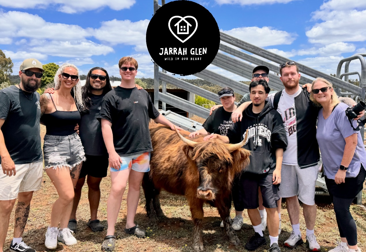 Our ‘Toffee’ 🐮loved getting all the pats, scratches and love from this group on a farm visit today!
And let’s face it what person doesn’t love giving a fluffy cow pats and scratches!❤️ win win
#highlandcow #wildinourheart #perthisok