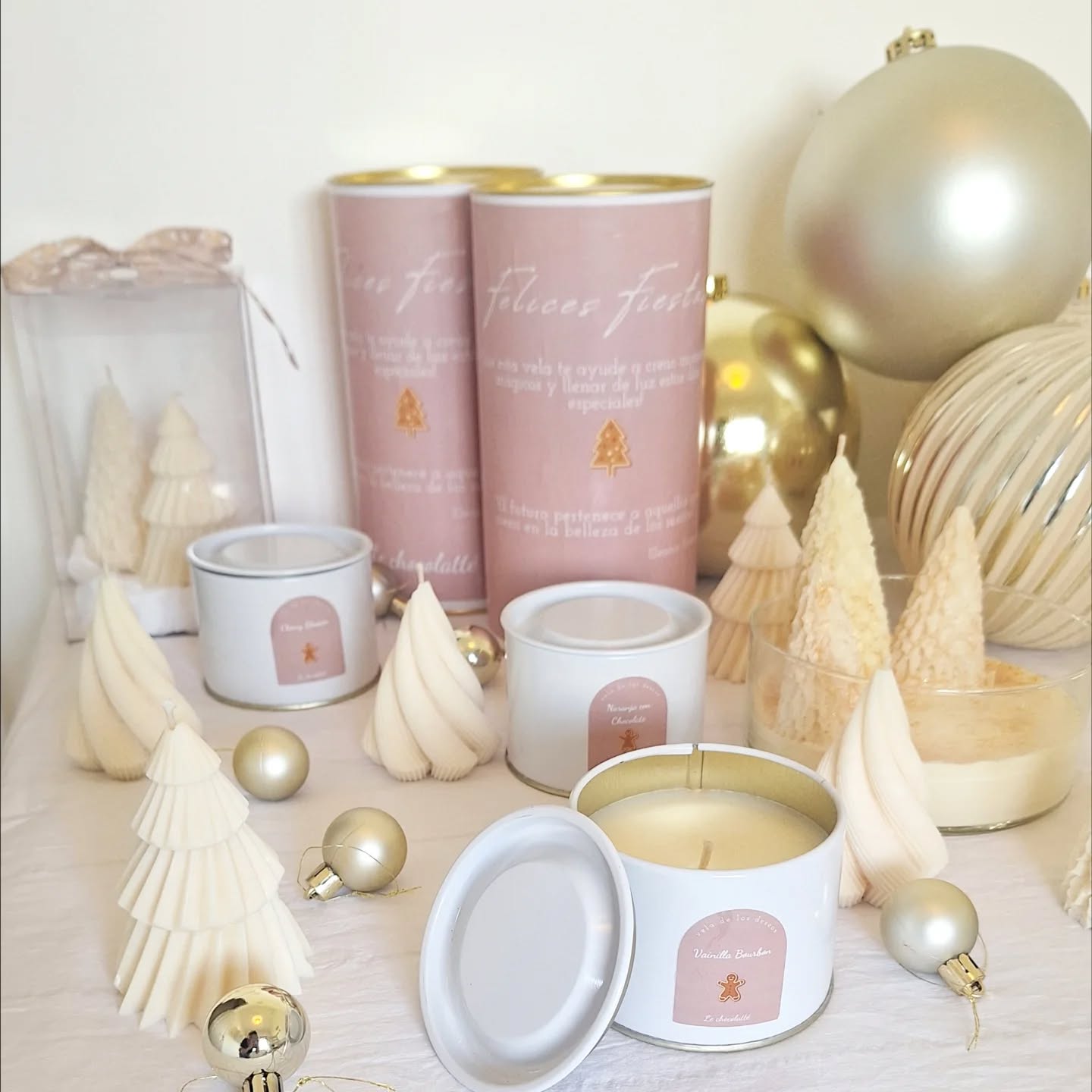 Conocé nuestra linea de edicion limitada de navidad y aprovecha las promos imperdibles del BLACK FRIDAY!!!
Consultanos por pedidos personalizados de fin de año!
www.lechocolatte.com